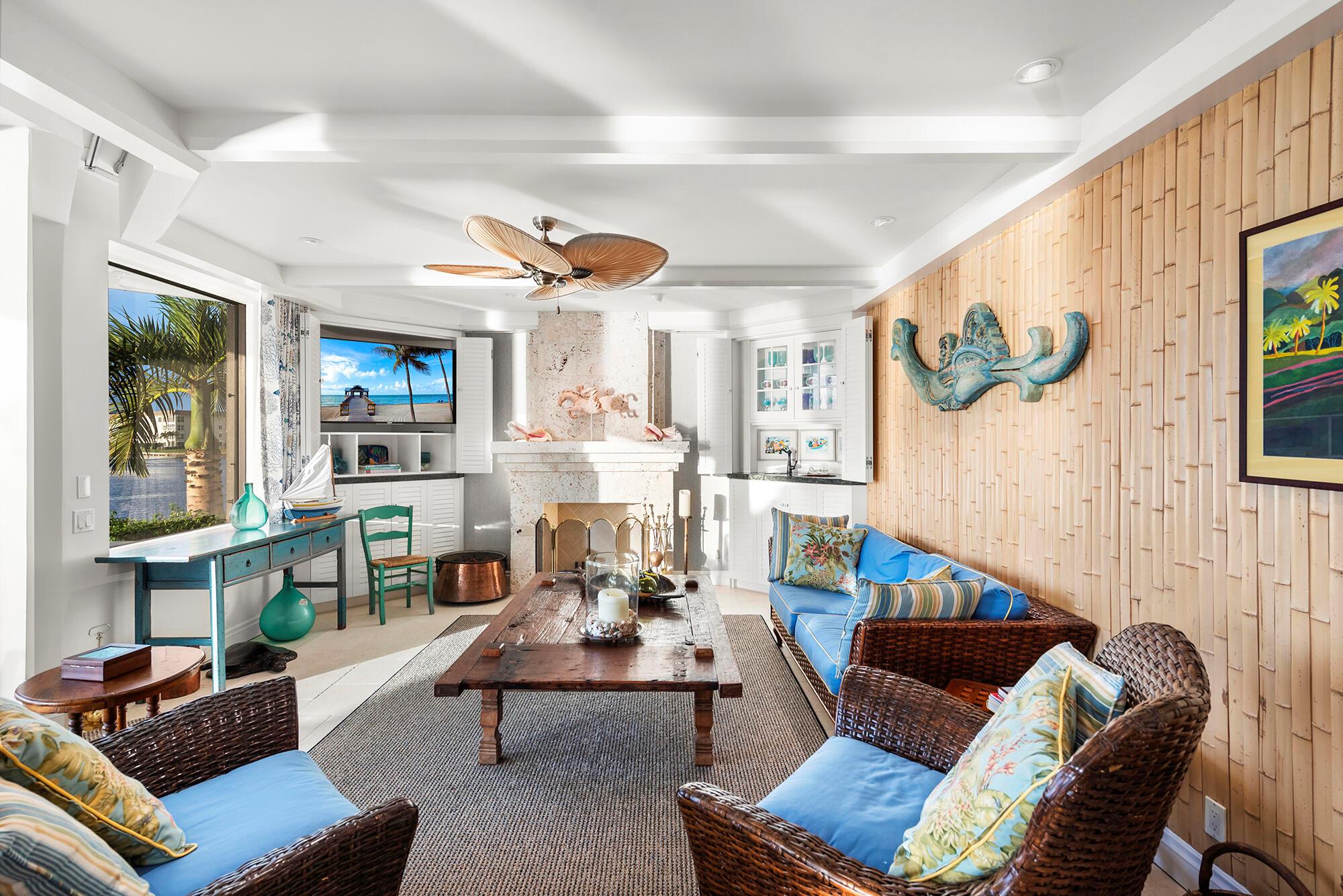 OLD PORT COVE LAKE POINT - Residential