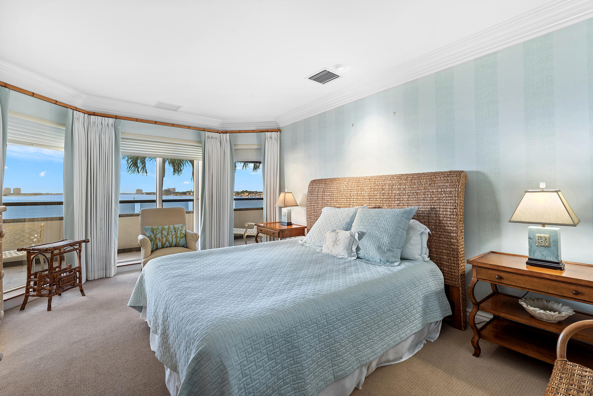 OLD PORT COVE LAKE POINT TOWER CONDO - Residential