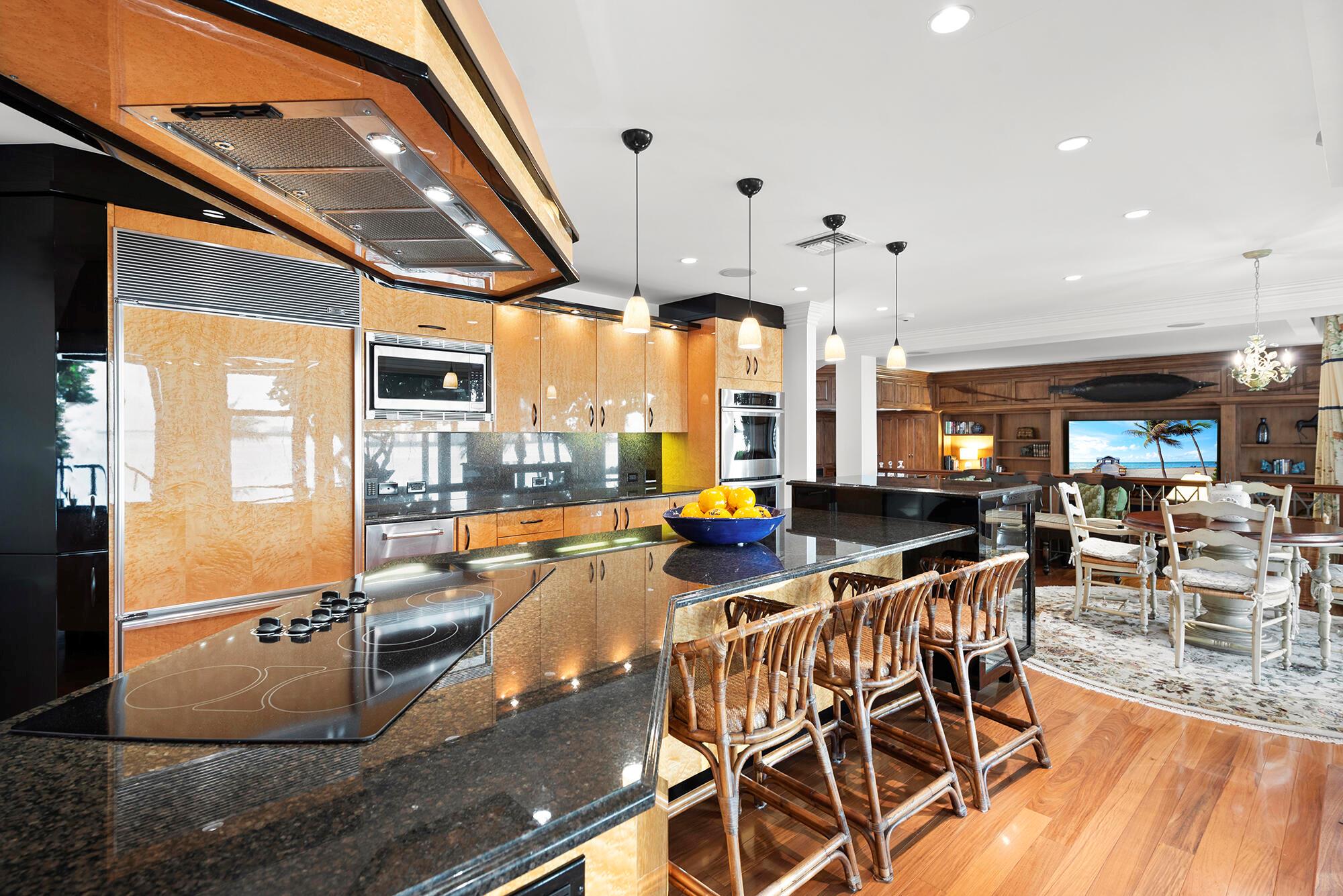 OLD PORT COVE LAKE POINT - Residential