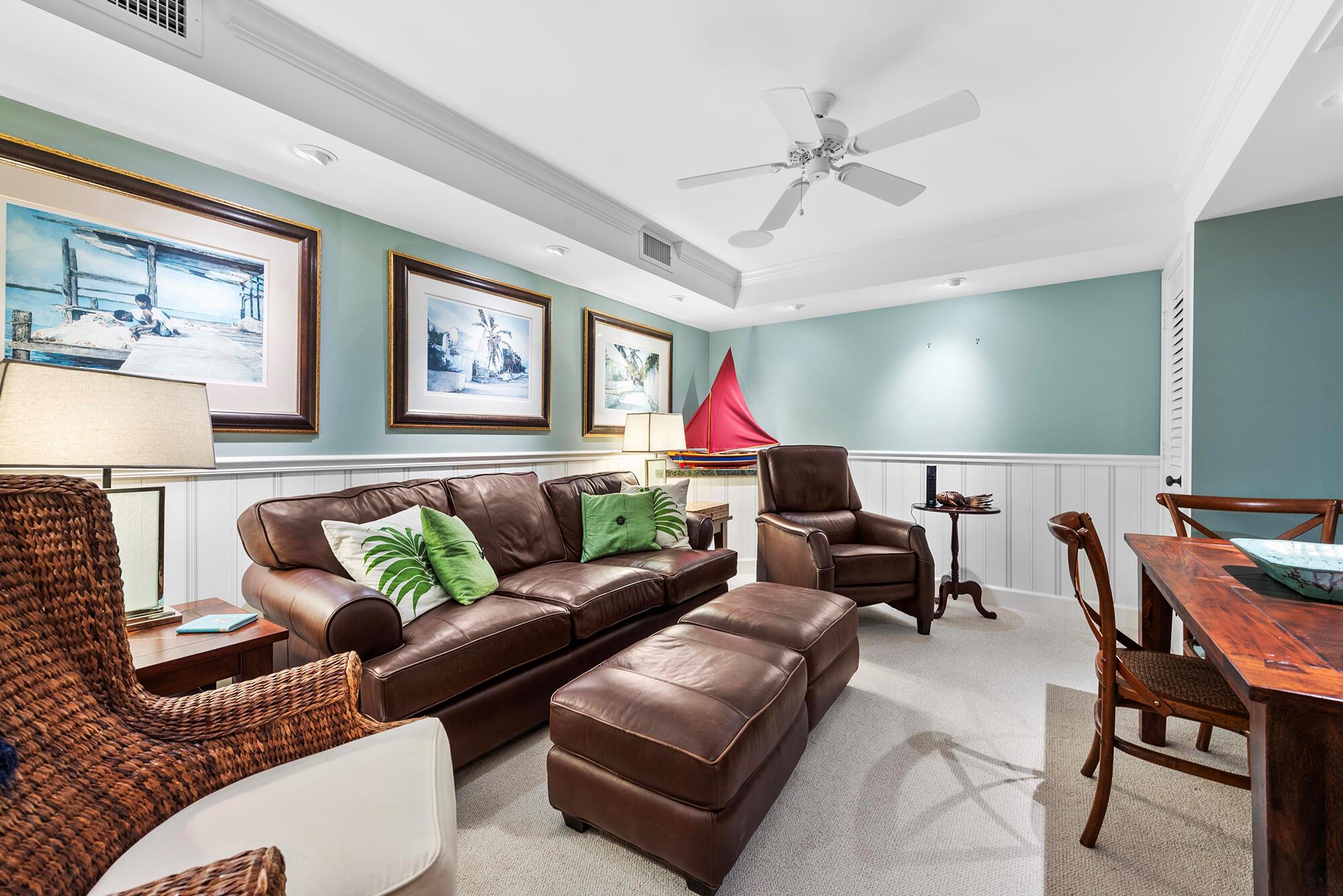 OLD PORT COVE LAKE POINT - Residential