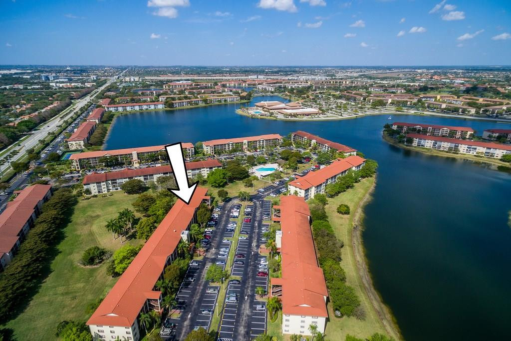 CENTURY VILLAGE IVANHOE E - Residential