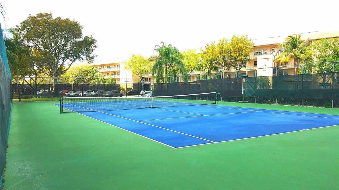 CENTURY VILLAGE IVANHOE E - Residential