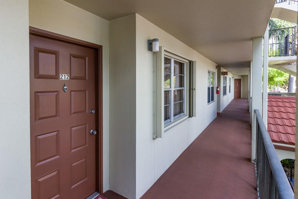 CENTURY VILLAGE IVANHOE E - Residential