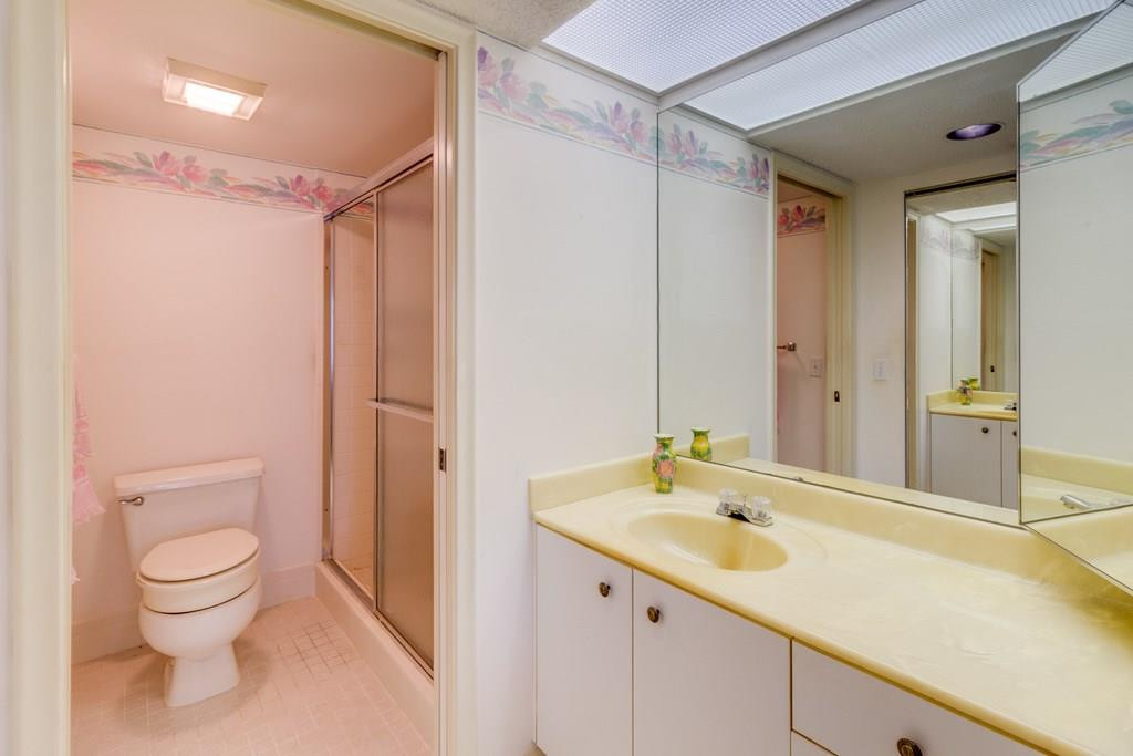 CENTURY VILLAGE IVANHOE E - Residential