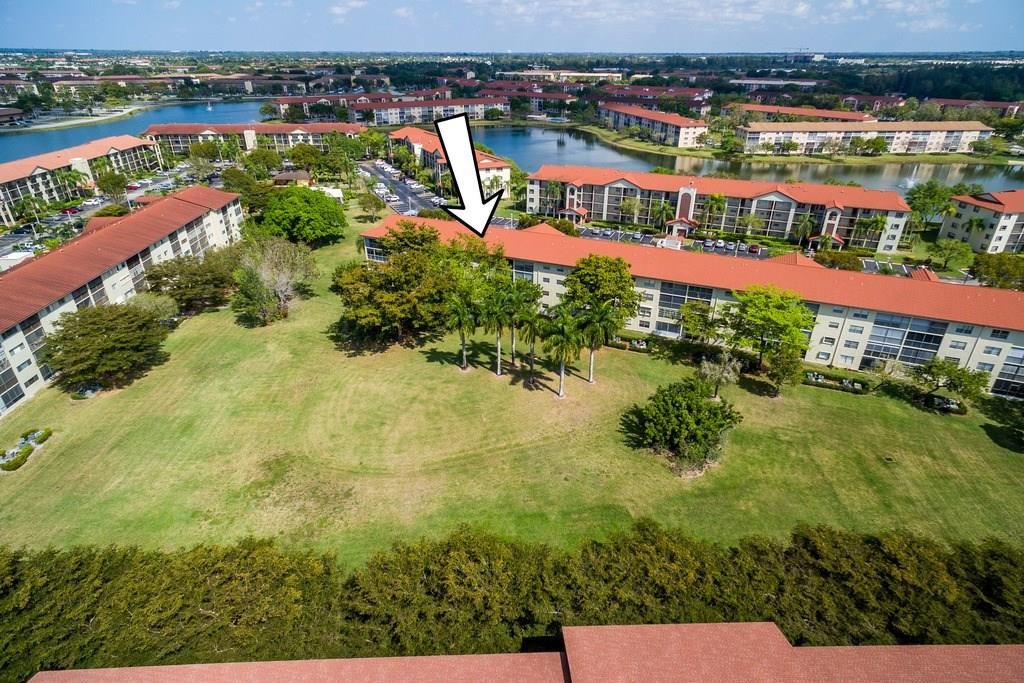 CENTURY VILLAGE IVANHOE E - Residential