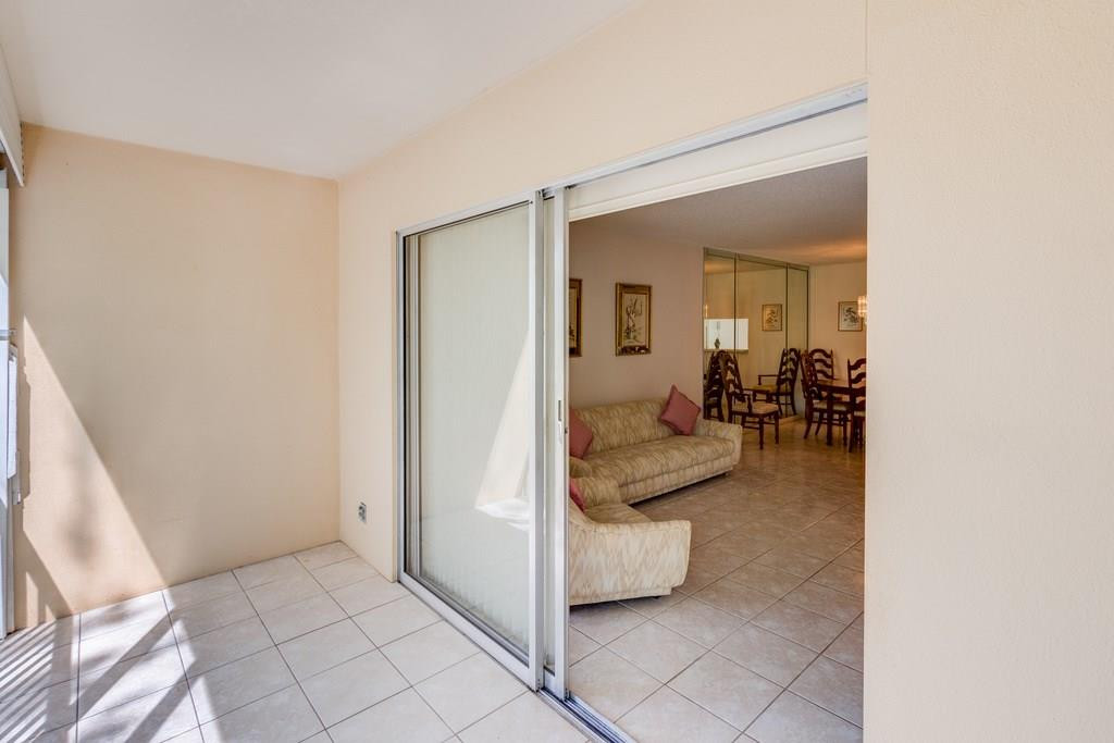 CENTURY VILLAGE IVANHOE E - Residential