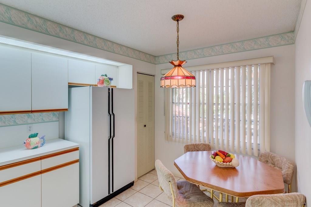 CENTURY VILLAGE IVANHOE E - Residential