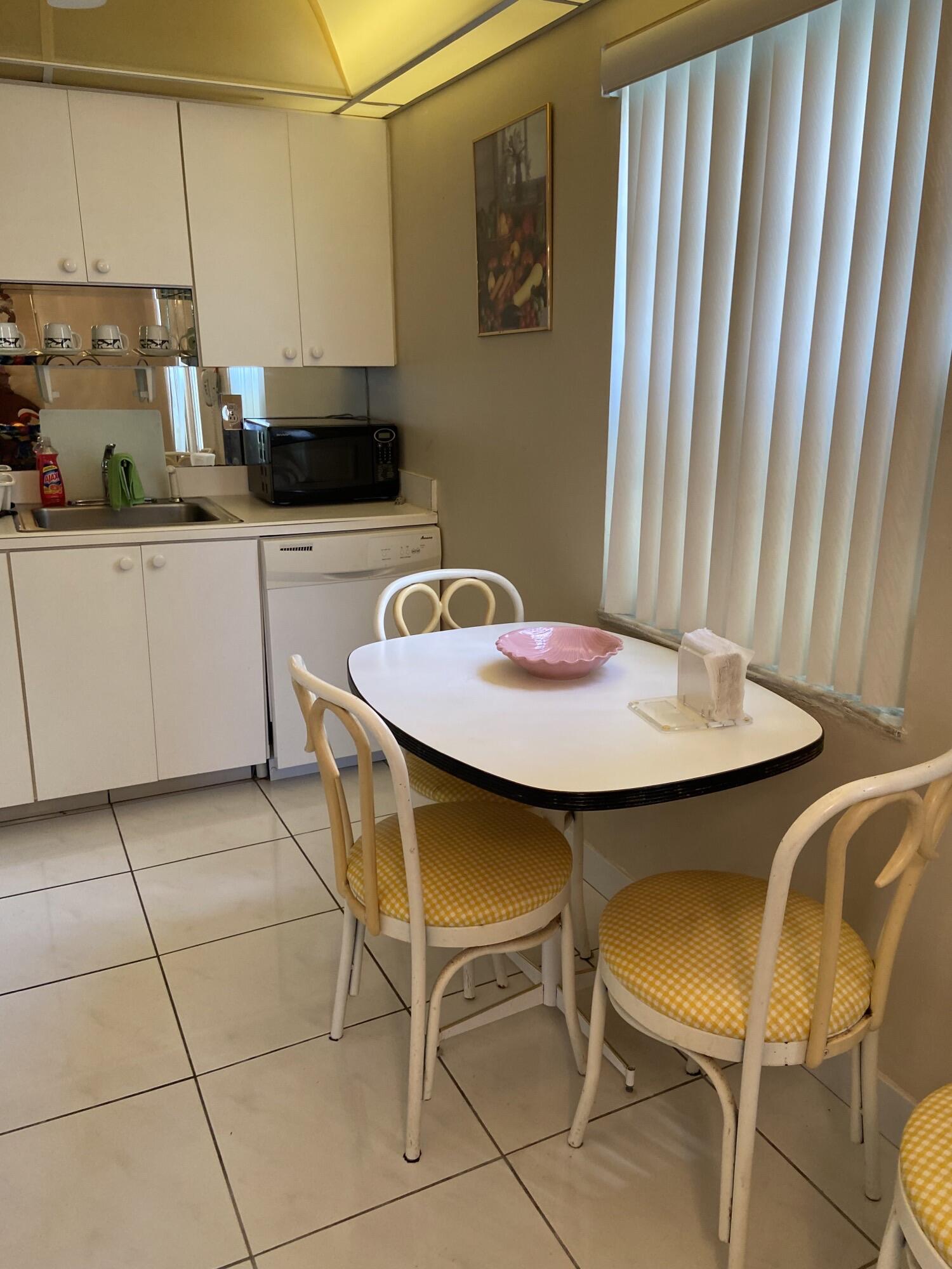 KINGS POINT - Residential Lease