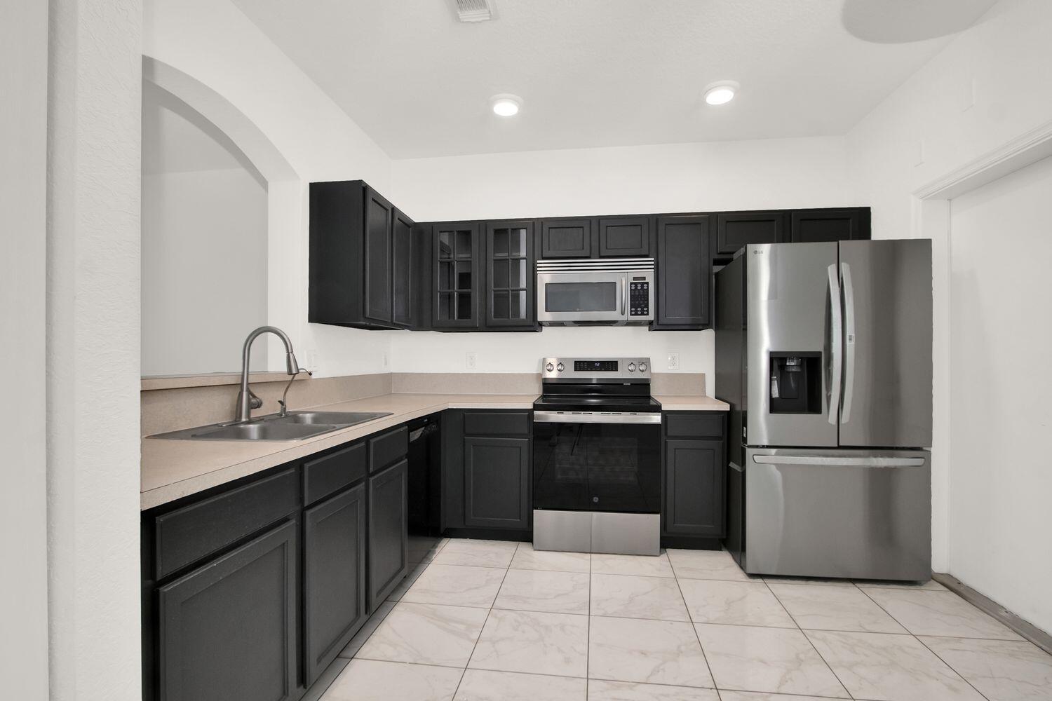 2145 Oakmont Drive, Riviera Beach, FL, 33404/$325,000 2 2145 Oakmont Drive
