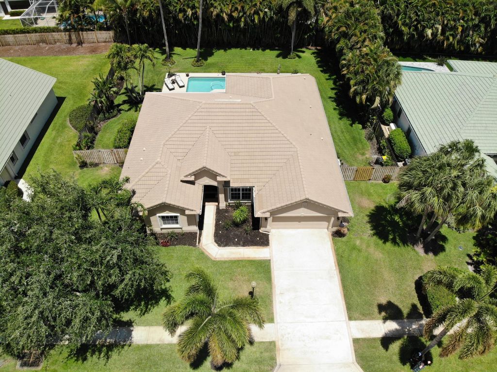 Photo of 18999 SE Kokomo Lane, Jupiter, FL 33458 (MLS # R11086967)