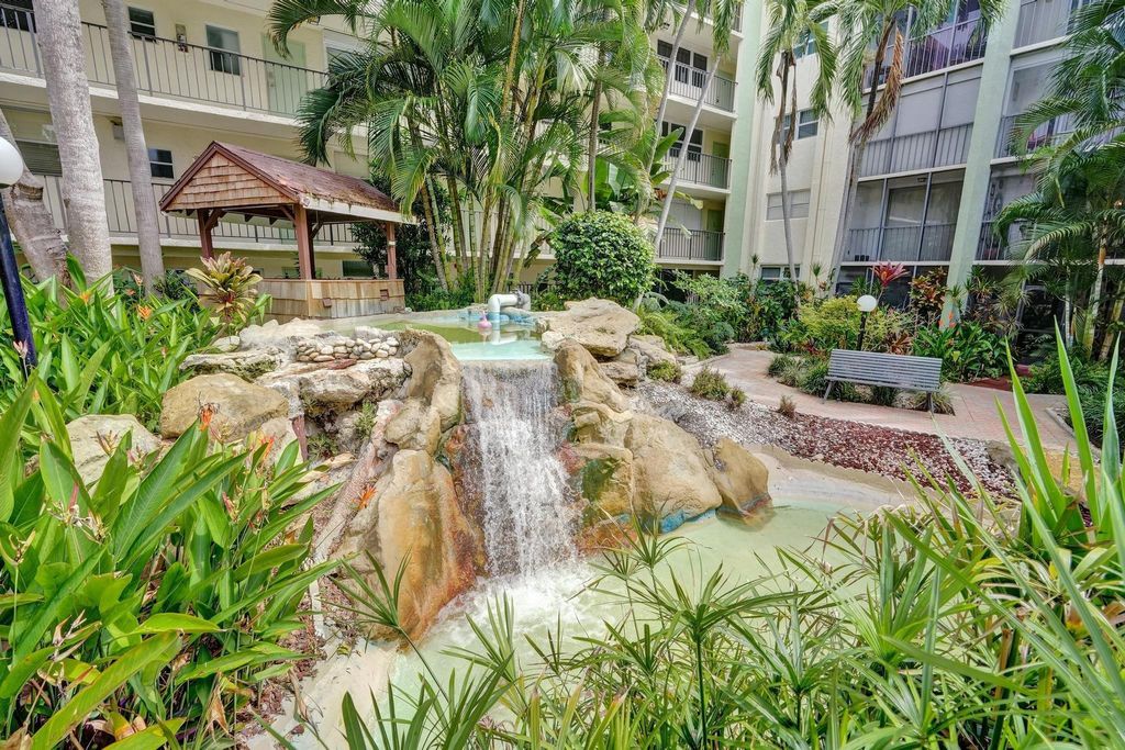 Photo of 5300 NE 24th Terrace #201 C, Fort Lauderdale, FL 33308 (MLS # F10549820)