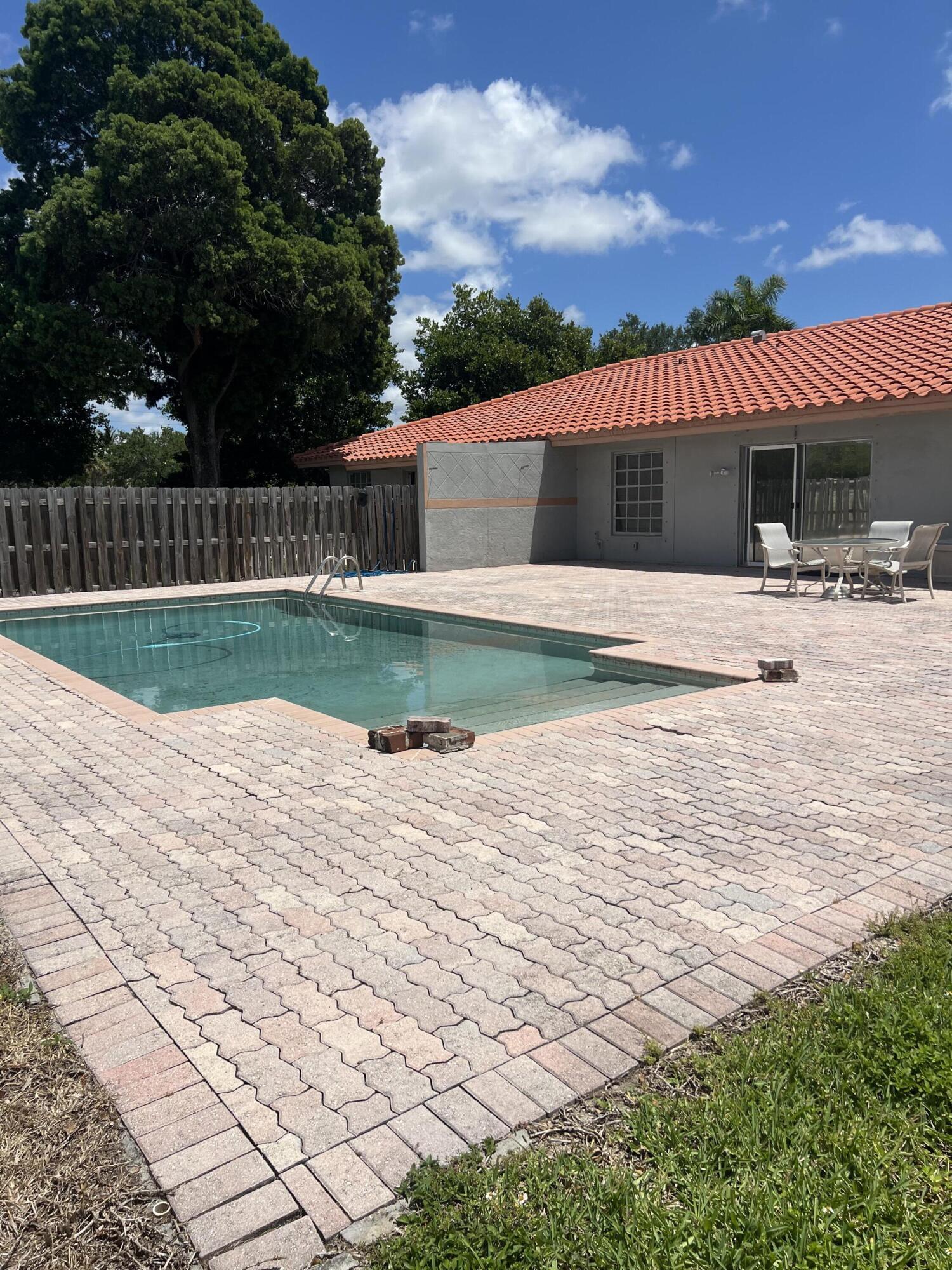 CORAL SPRINGS VILLAGE GREEN - Residential Income