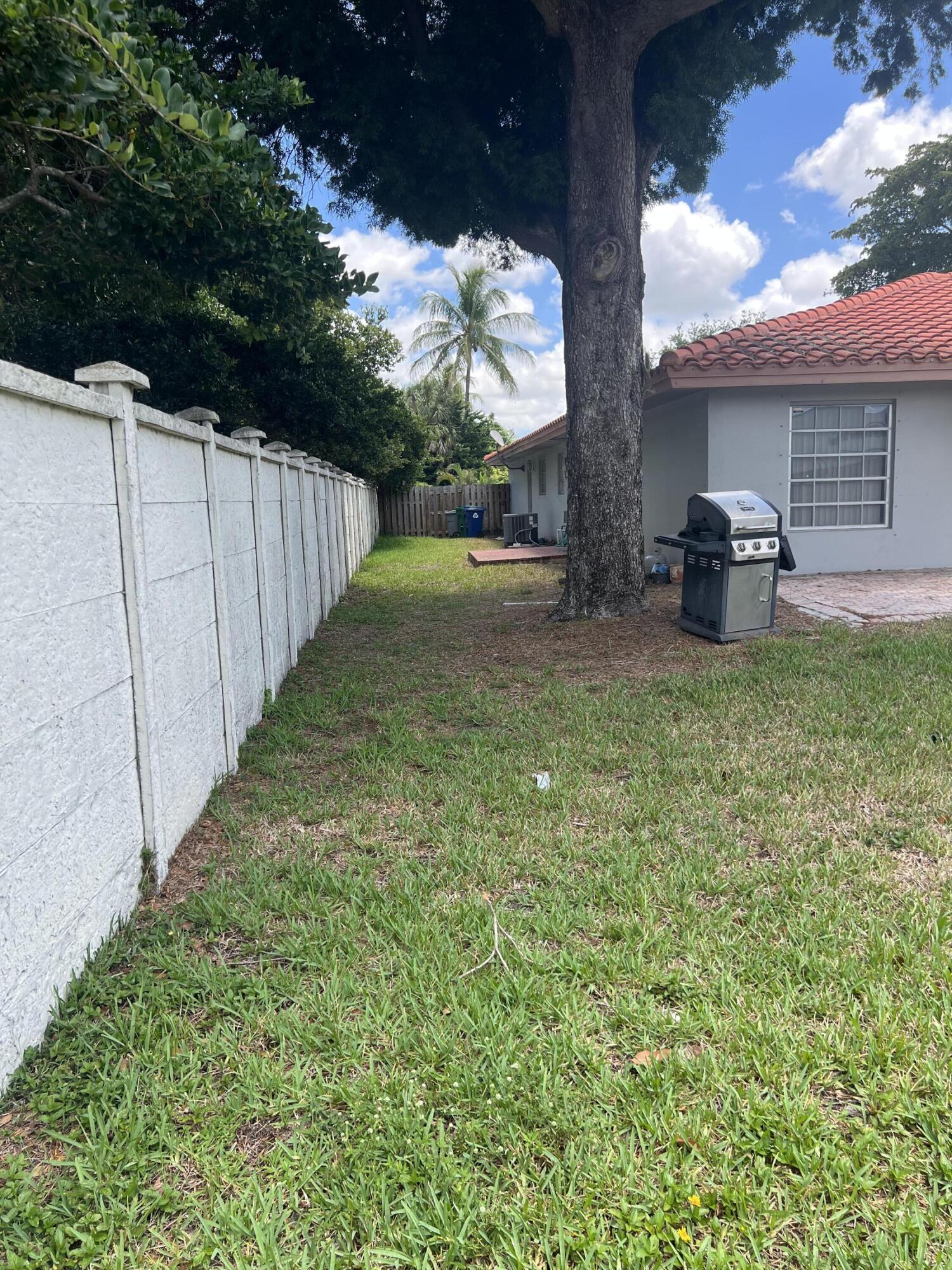 CORAL SPRINGS VILLAGE GREEN - Residential Income