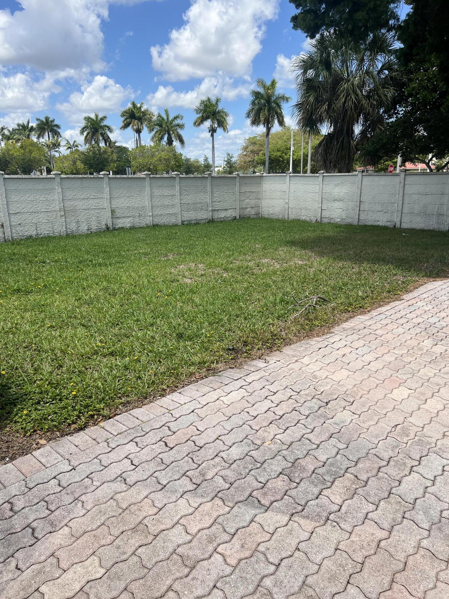 CORAL SPRINGS VILLAGE GREEN - Residential Income