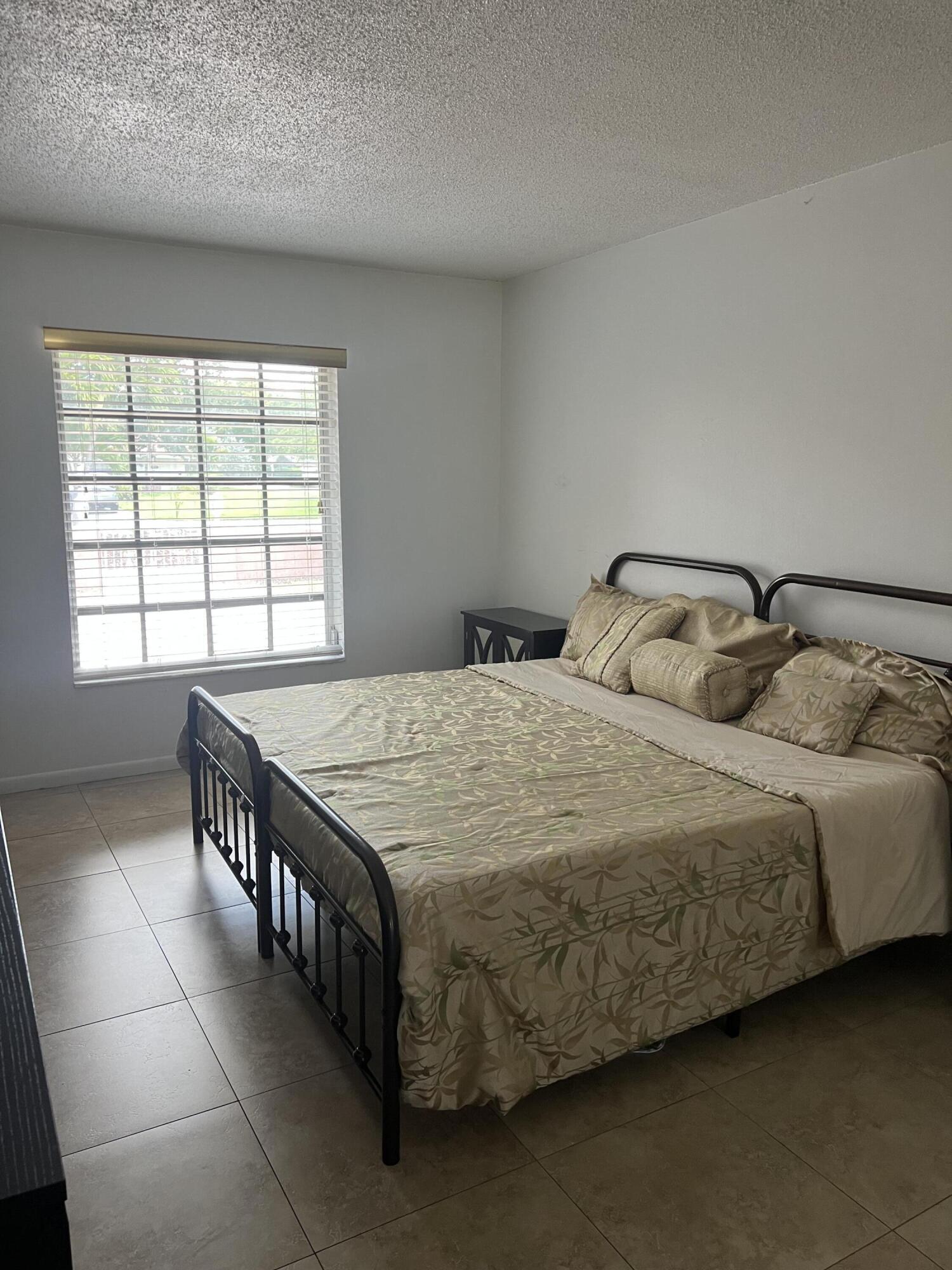 CORAL SPRINGS VILLAGE GREEN - Residential Income