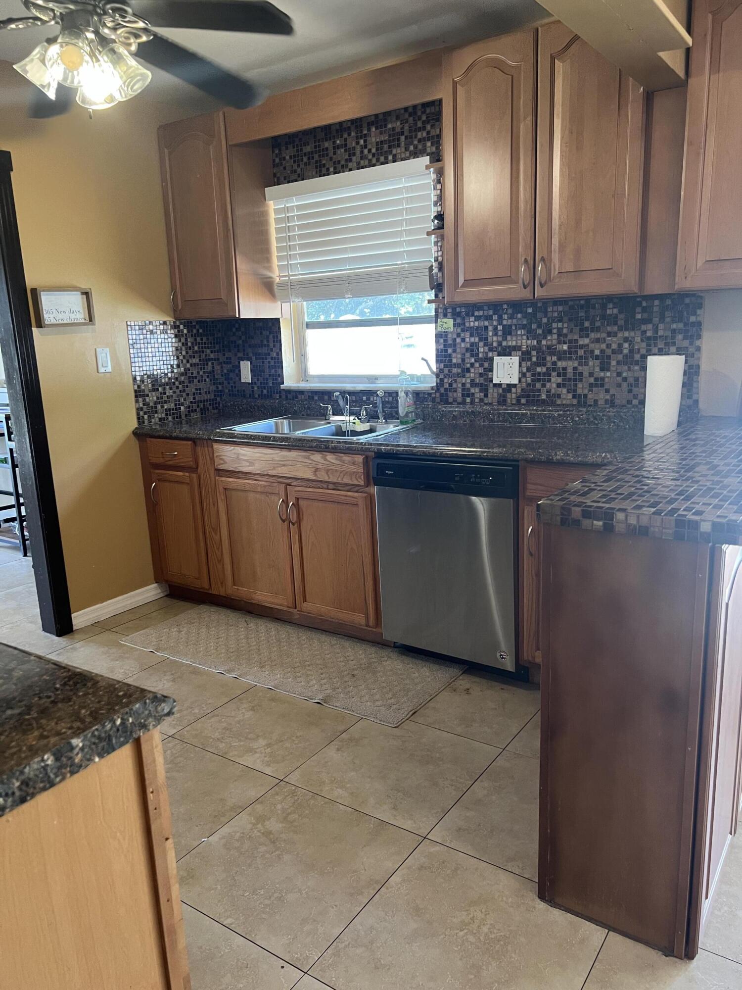 CORAL SPRINGS VILLAGE GREEN - Residential Income
