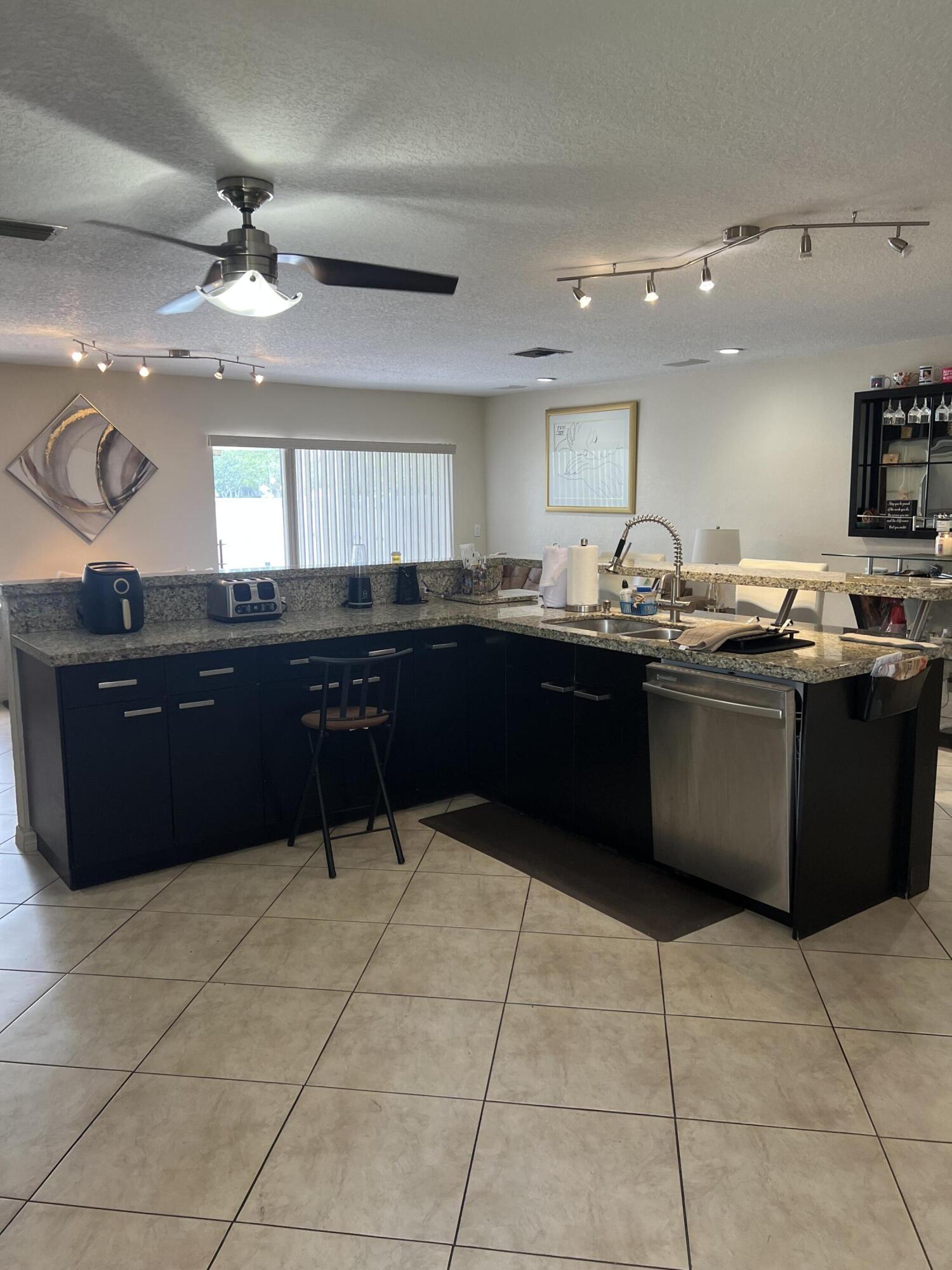 CORAL SPRINGS VILLAGE GREEN - Residential Income