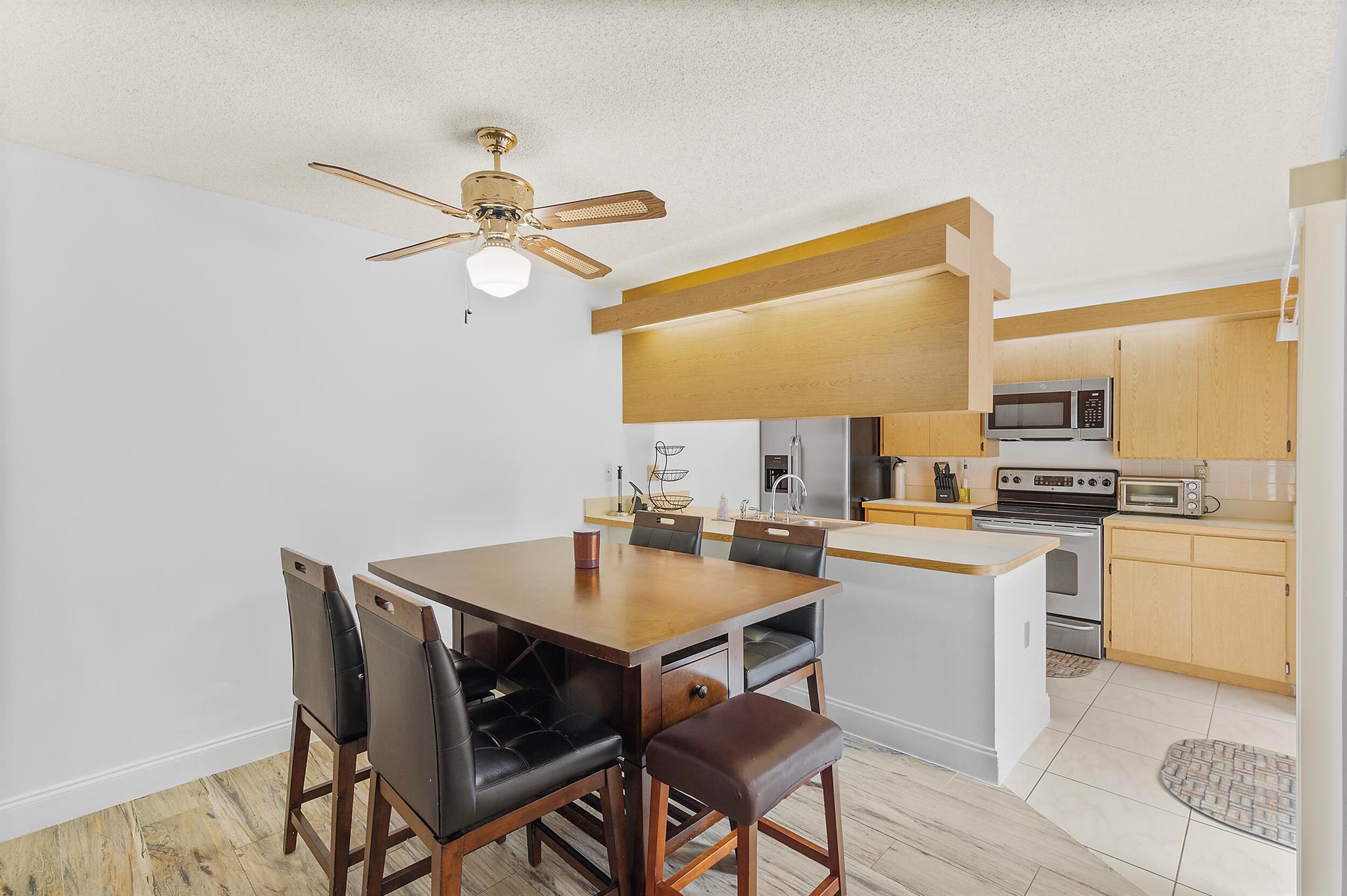 HERITAGE VILLAGE OF P B L - Residential