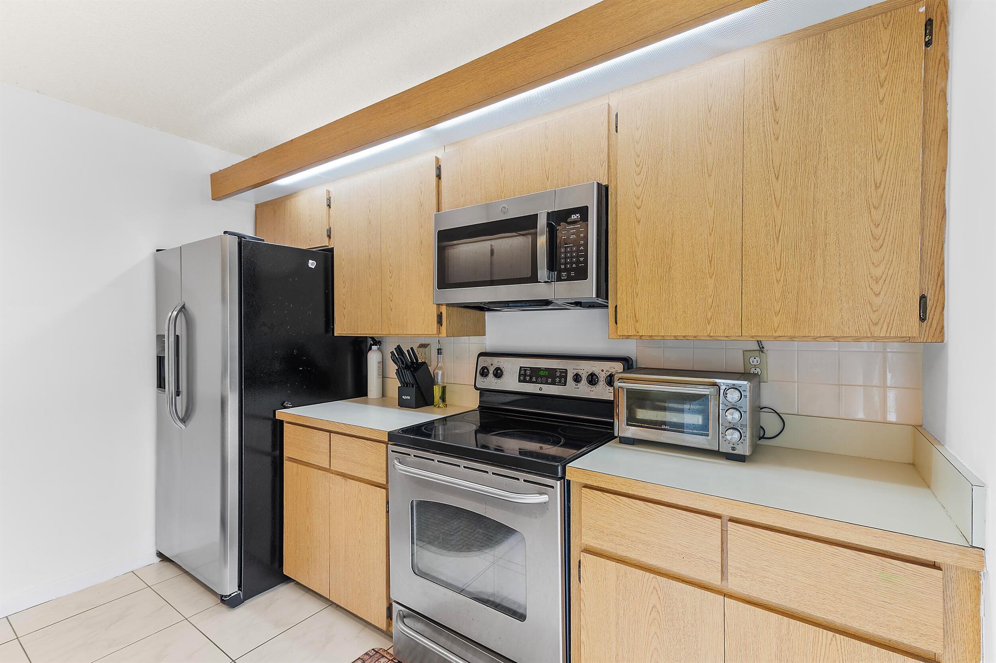 HERITAGE VILLAGE OF P B L - Residential