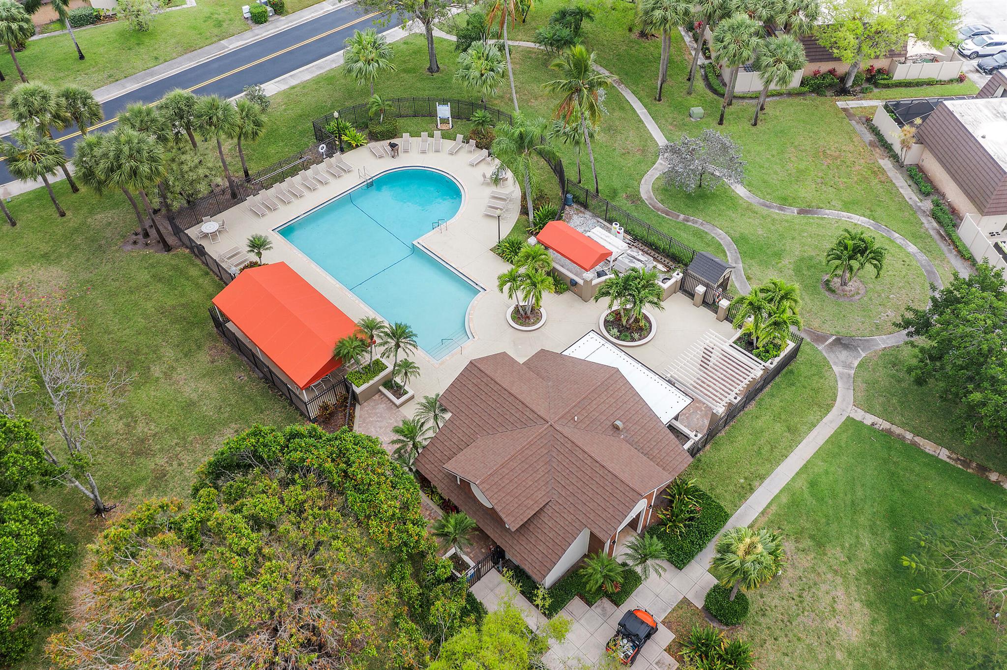 HERITAGE VILLAGE OF P B L - Residential