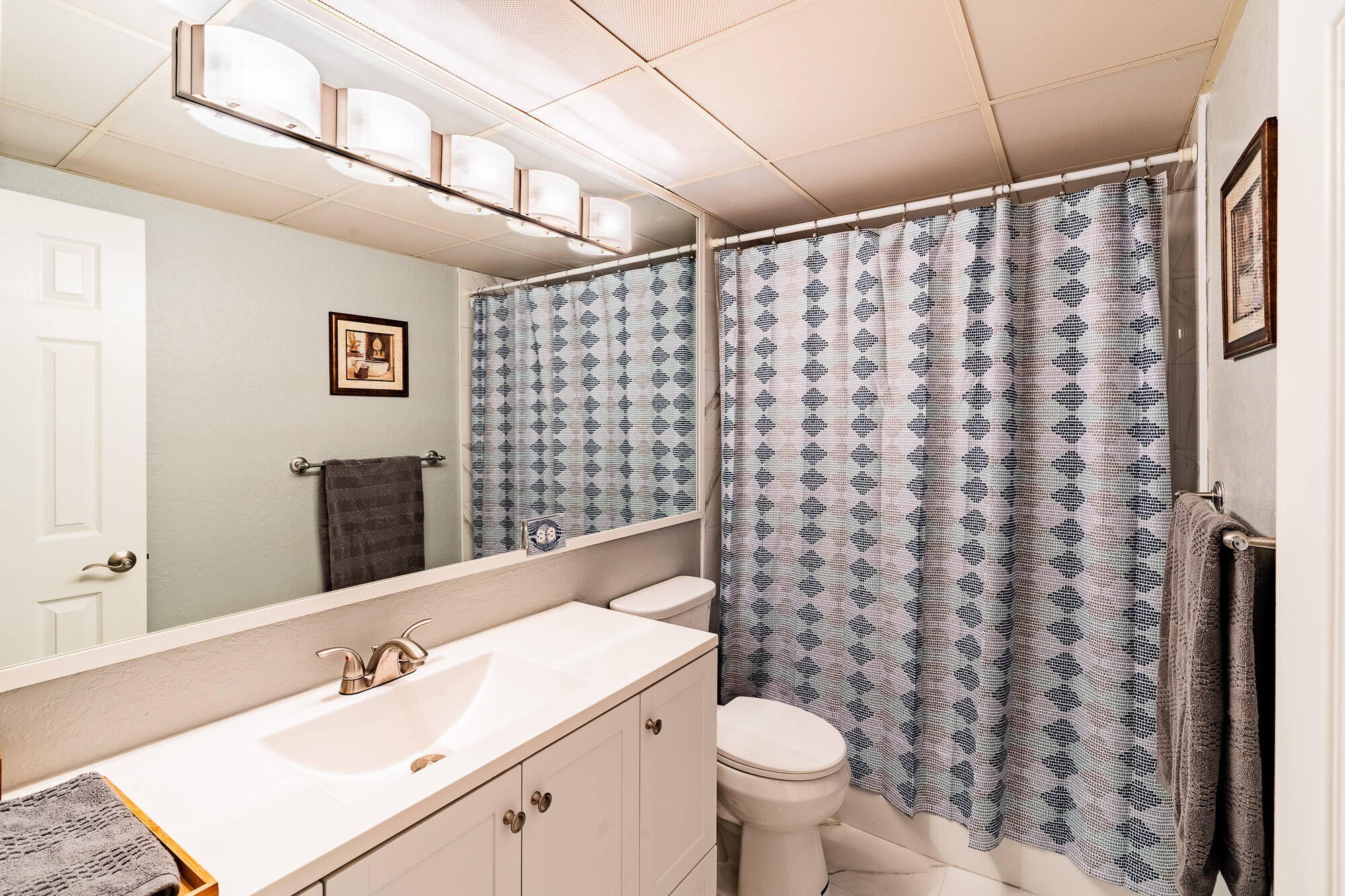 BOCA VIEW CONDO - Residential Lease