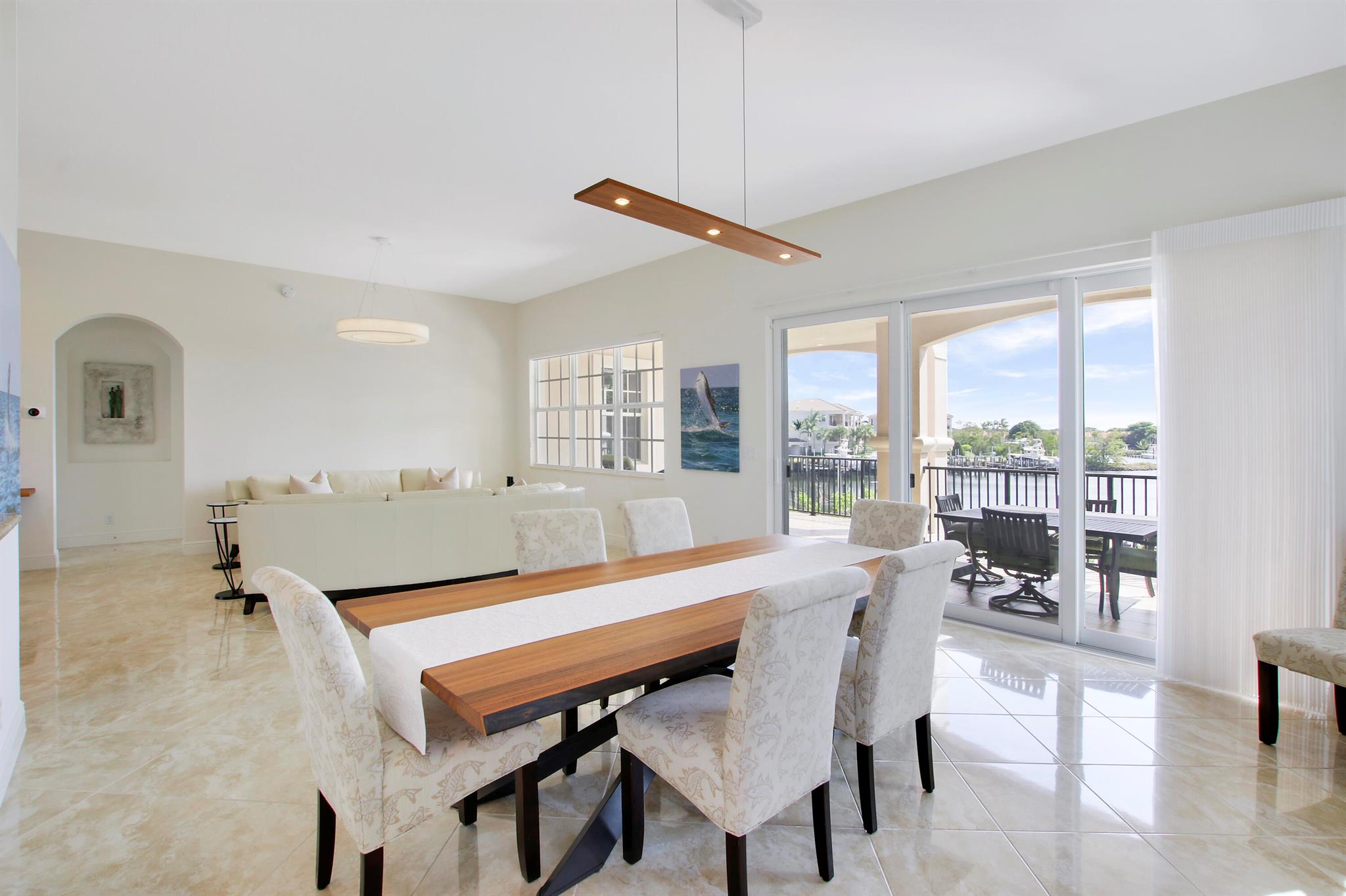 CARRIAGE HOMES AT FRENCHM - Residential