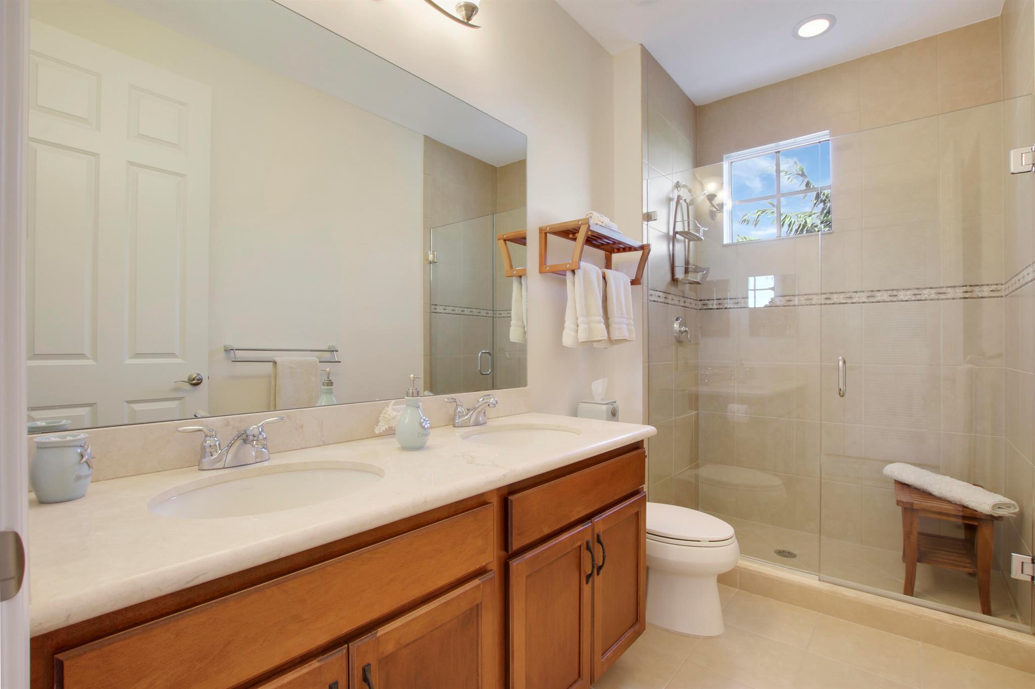 CARRIAGE HOMES AT FRENCHM - Residential