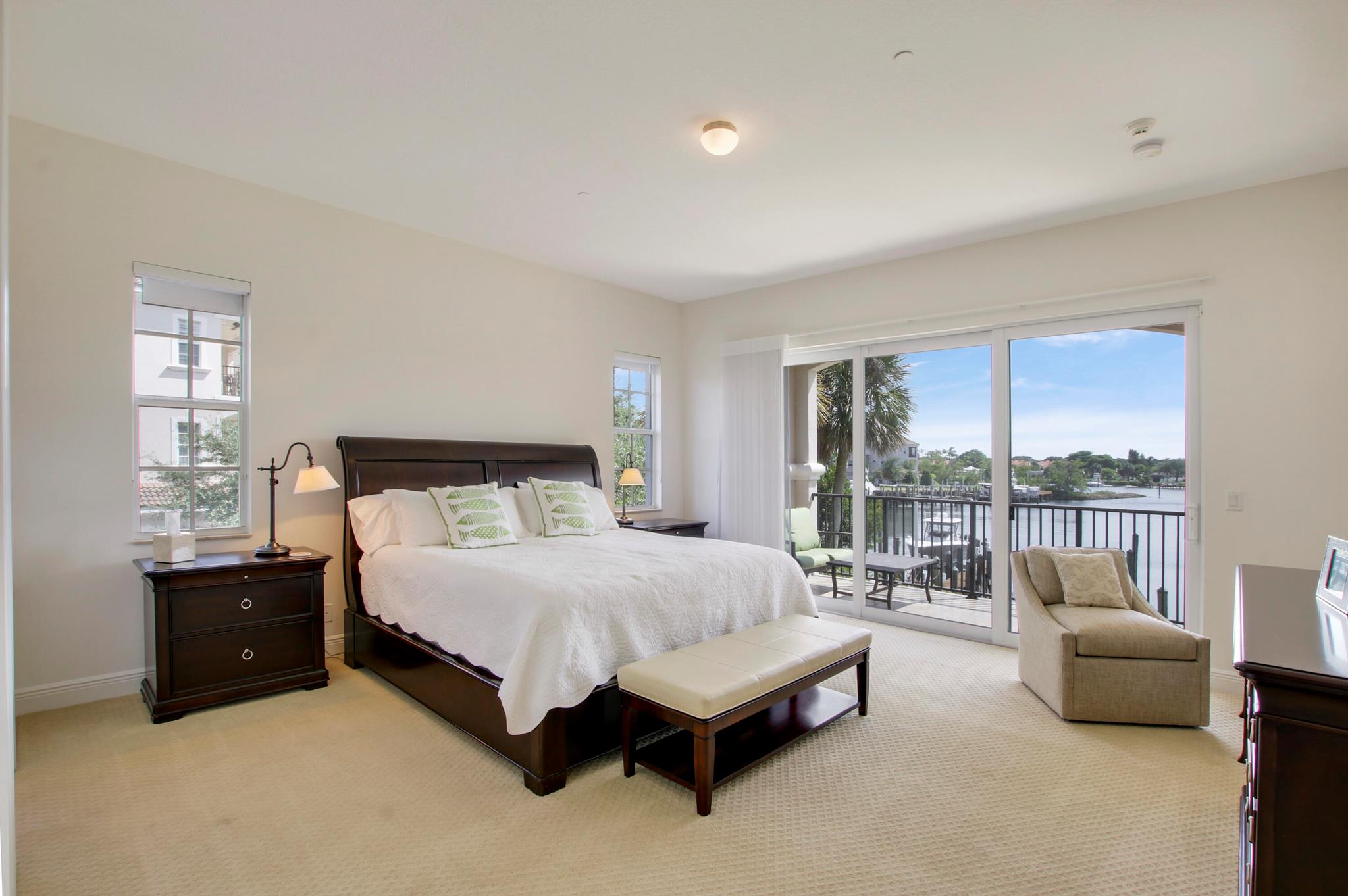 CARRIAGE HOMES AT FRENCHM - Residential