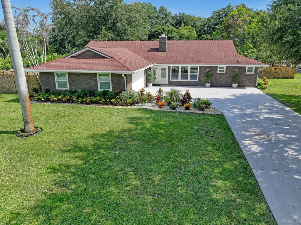 Photo of 6185 White Oak Court, Jupiter, FL 33458 (MLS # B26046254)