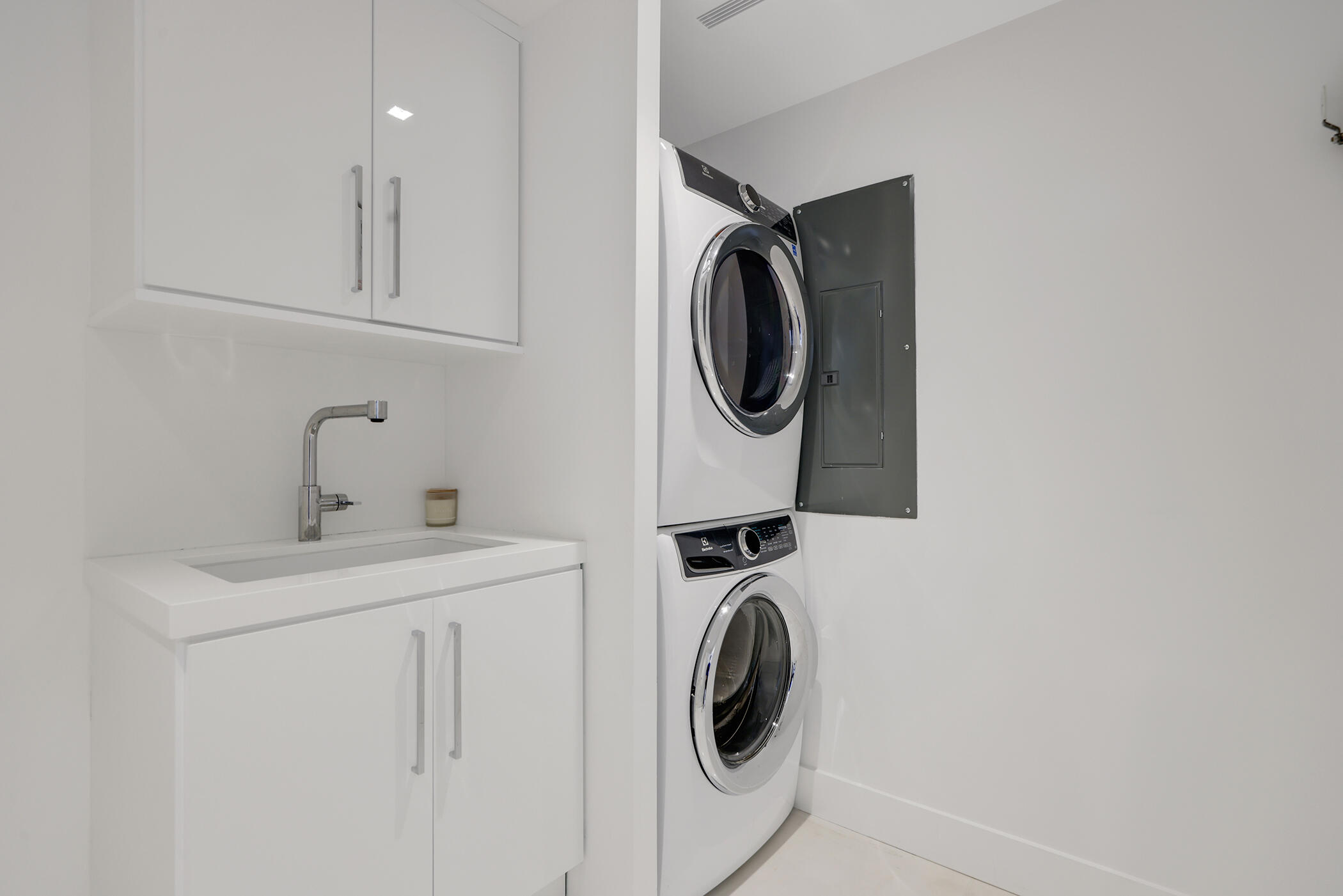 TWENTY ONE HUNDRED CONDO - Residential