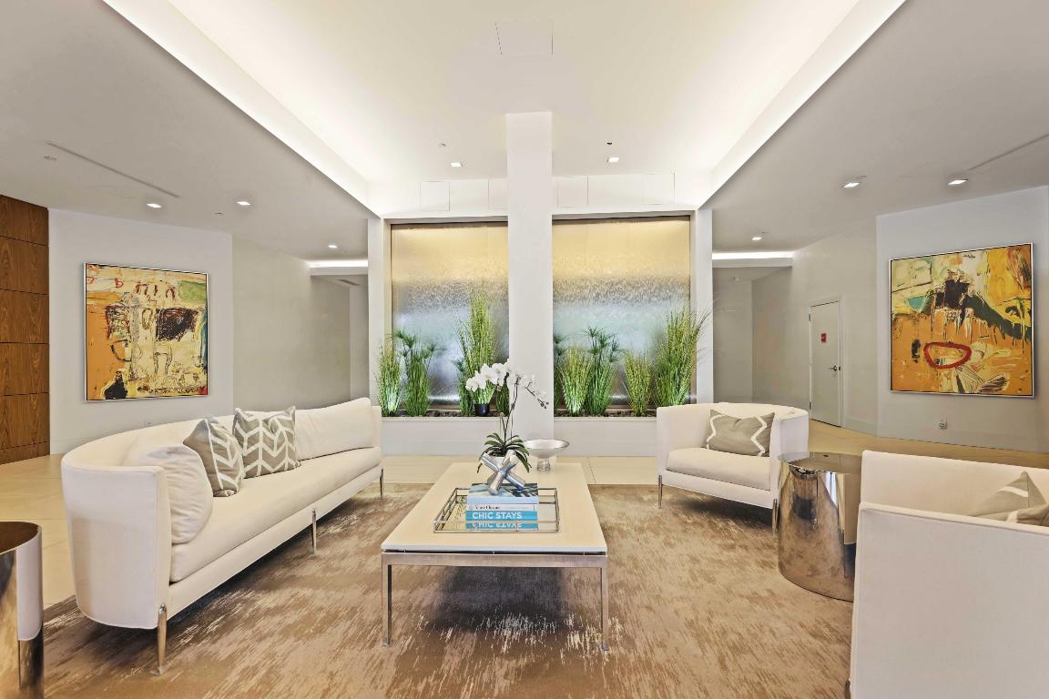 TWENTY ONE HUNDRED CONDO - Residential