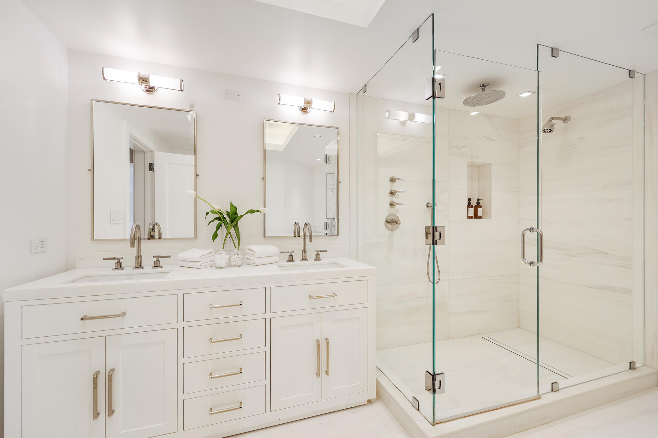 TWENTY ONE HUNDRED CONDO - Residential