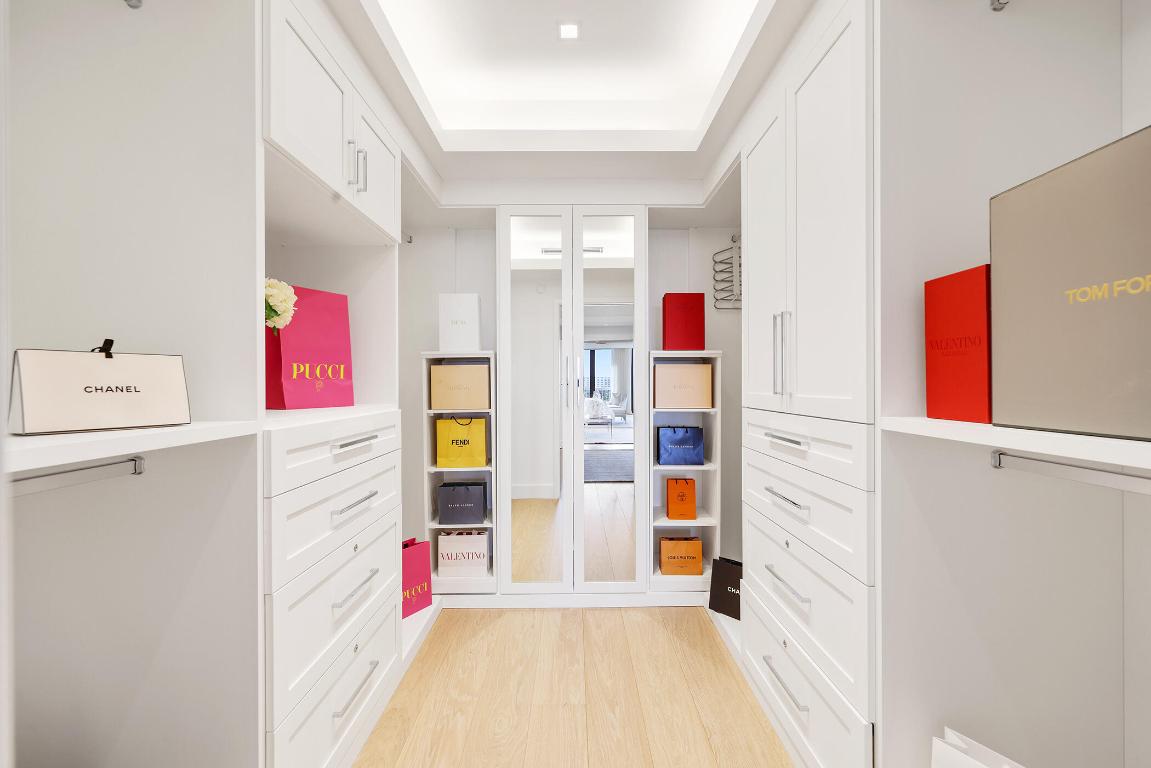 TWENTY ONE HUNDRED CONDO - Residential