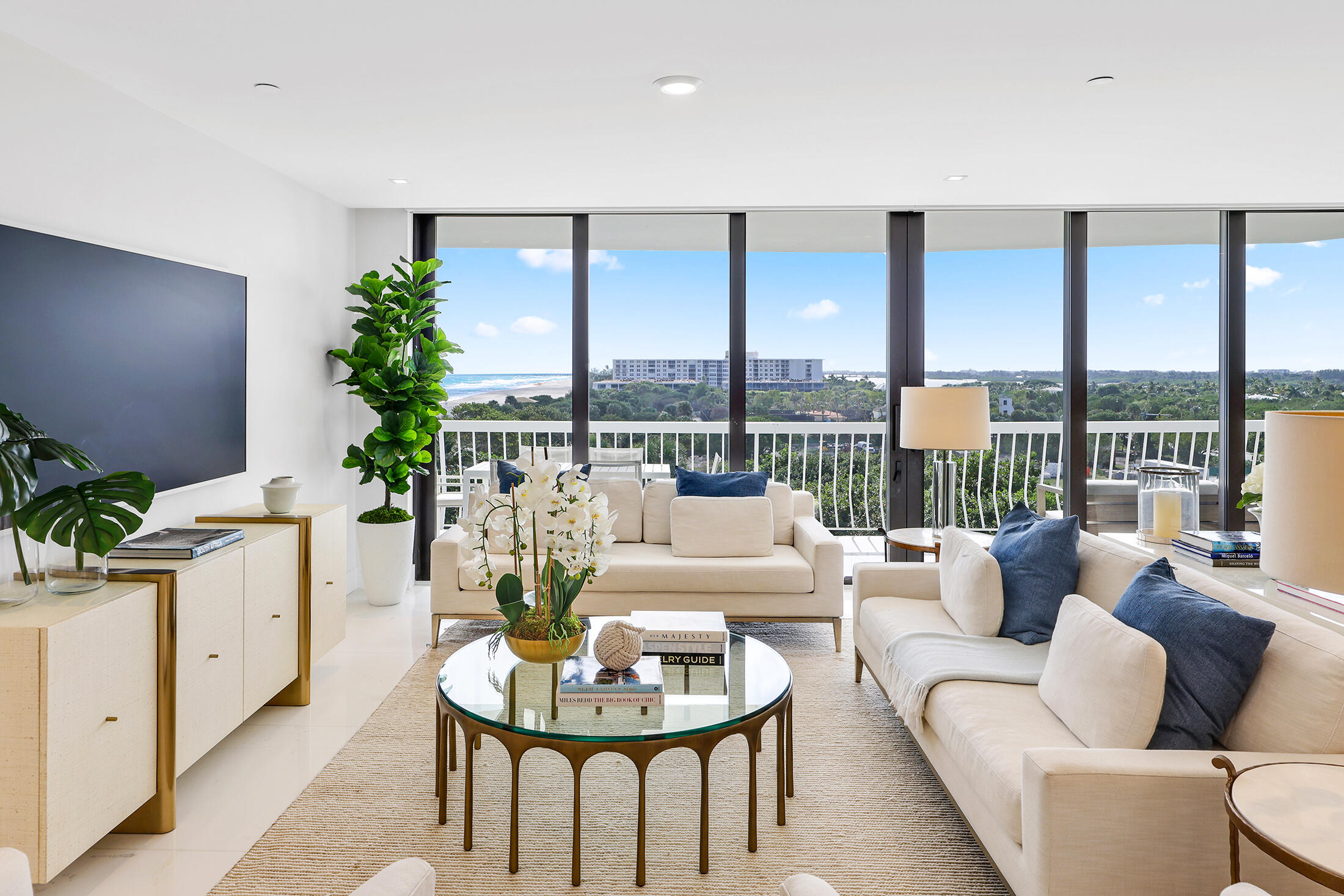 TWENTY ONE HUNDRED CONDO - Residential