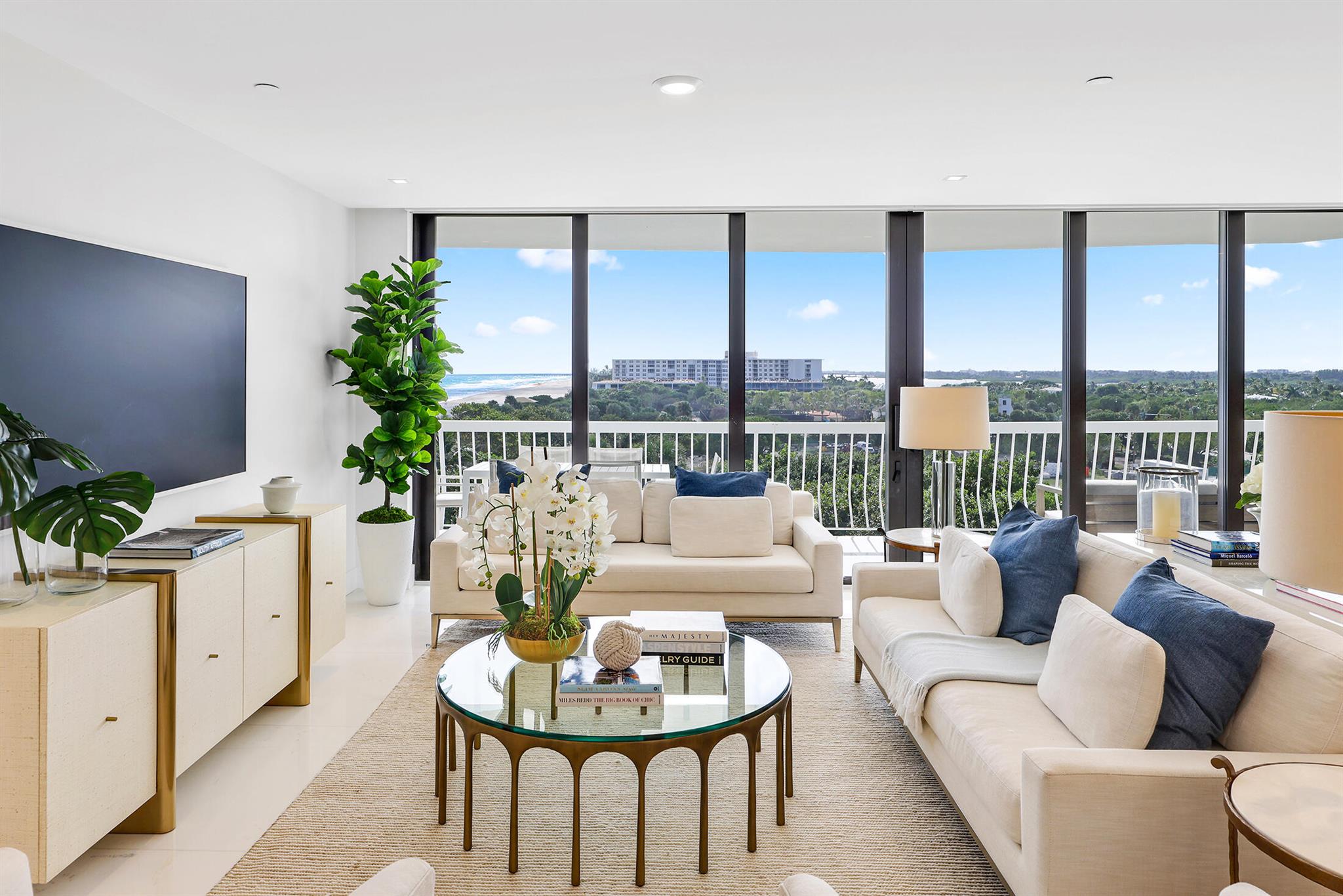 TWENTY ONE HUNDRED CONDO - Residential