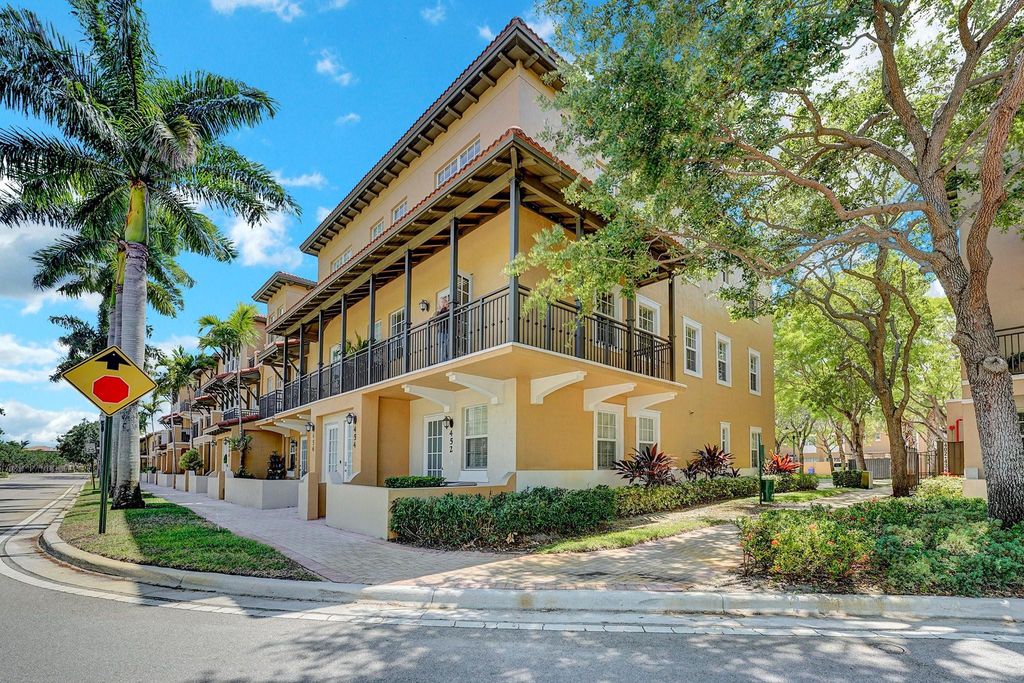 Photo of 454 SW 147th Avenue #4601, Pembroke Pines, FL 33027 (MLS # F10514727)