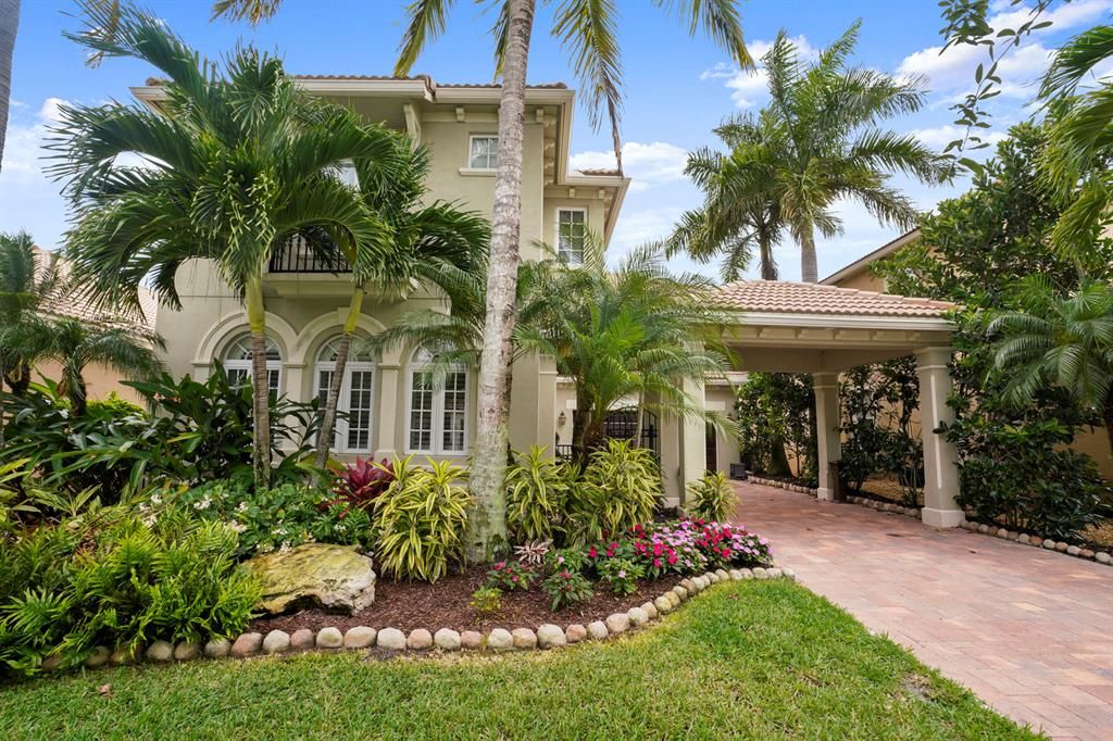 Photo of 12488 Aviles Circle, Palm Beach Gardens, FL 33418 (MLS # R10747372)