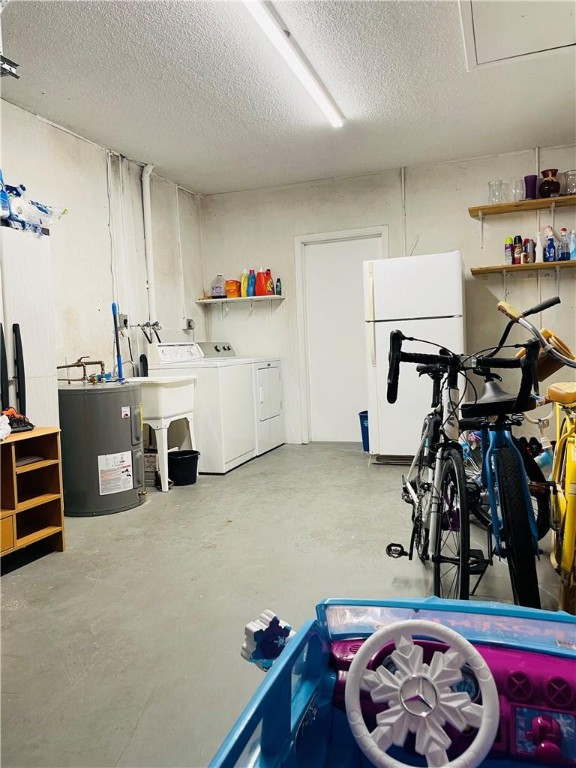 LAKEWOOD ON THE GREEN - Residential