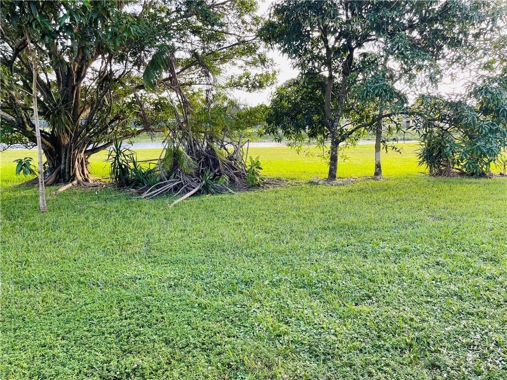 LAKEWOOD ON THE GREEN - Residential