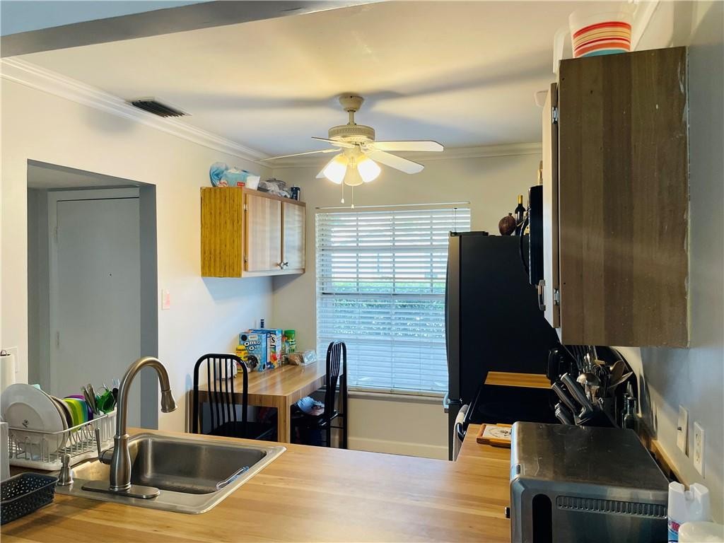 LAKEWOOD ON THE GREEN - Residential