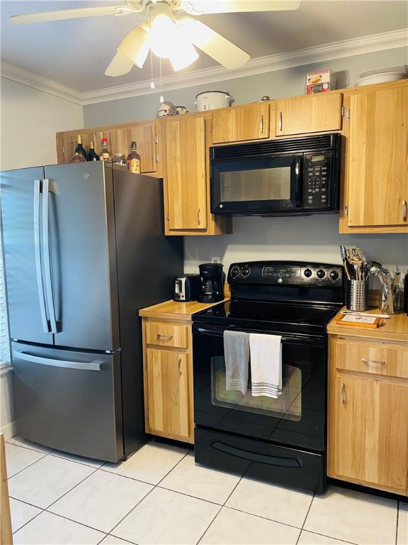 LAKEWOOD ON THE GREEN - Residential