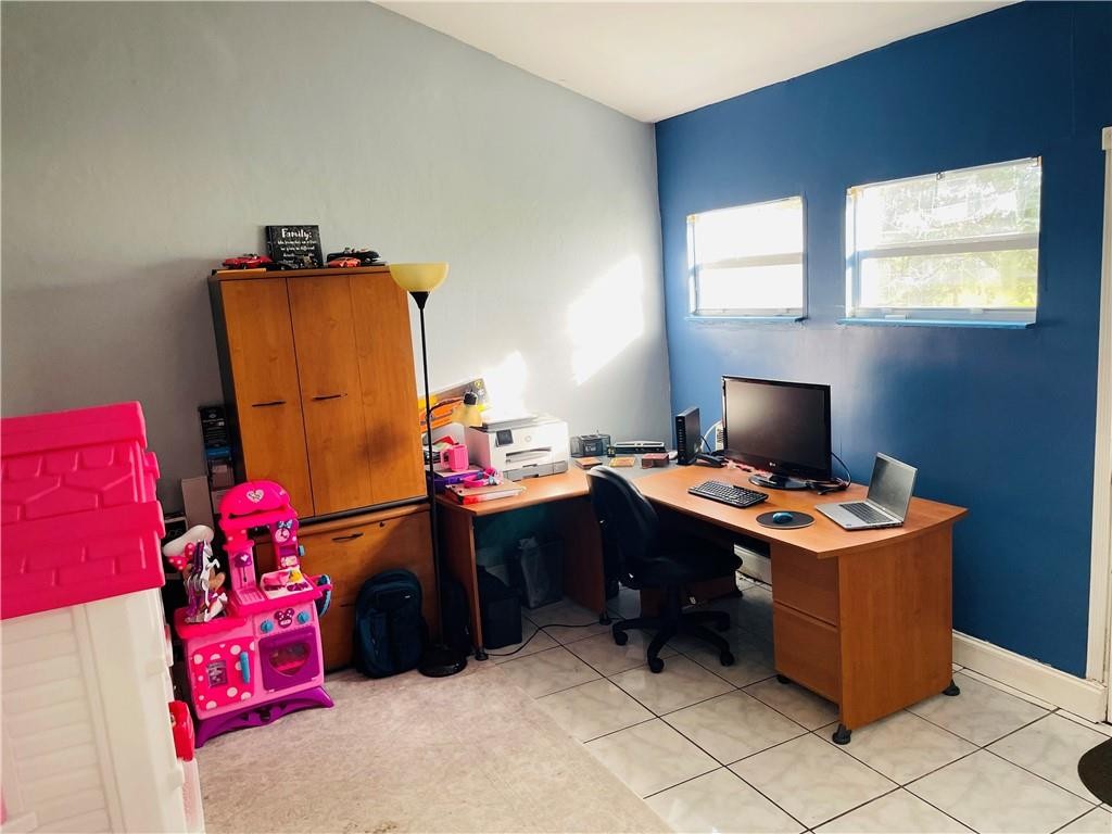 LAKEWOOD ON THE GREEN - Residential