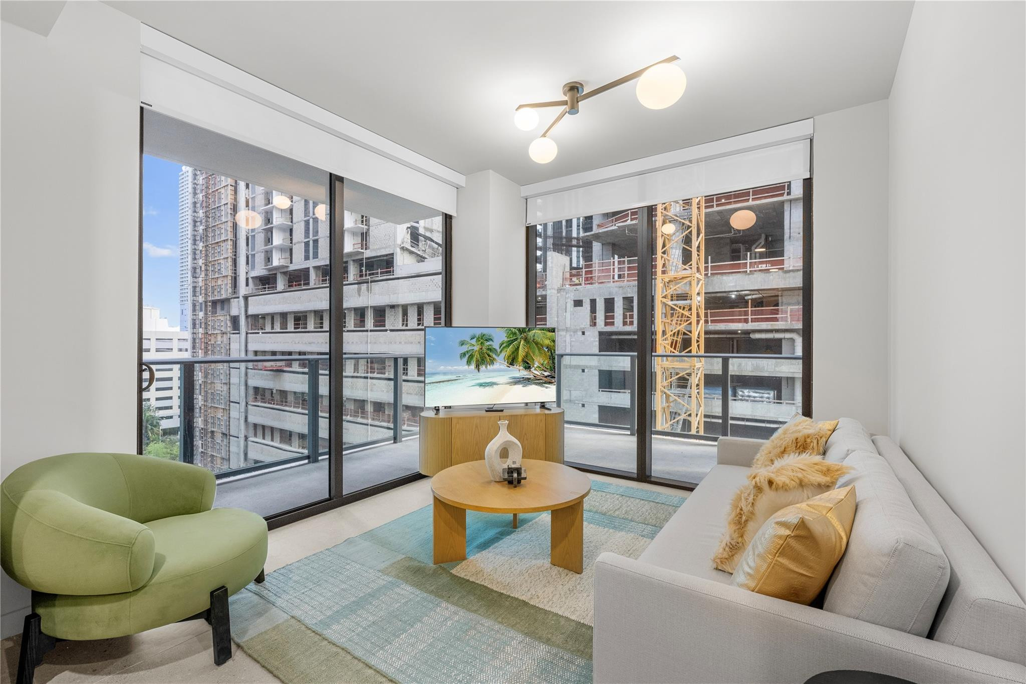 11 NE 6th Street 907