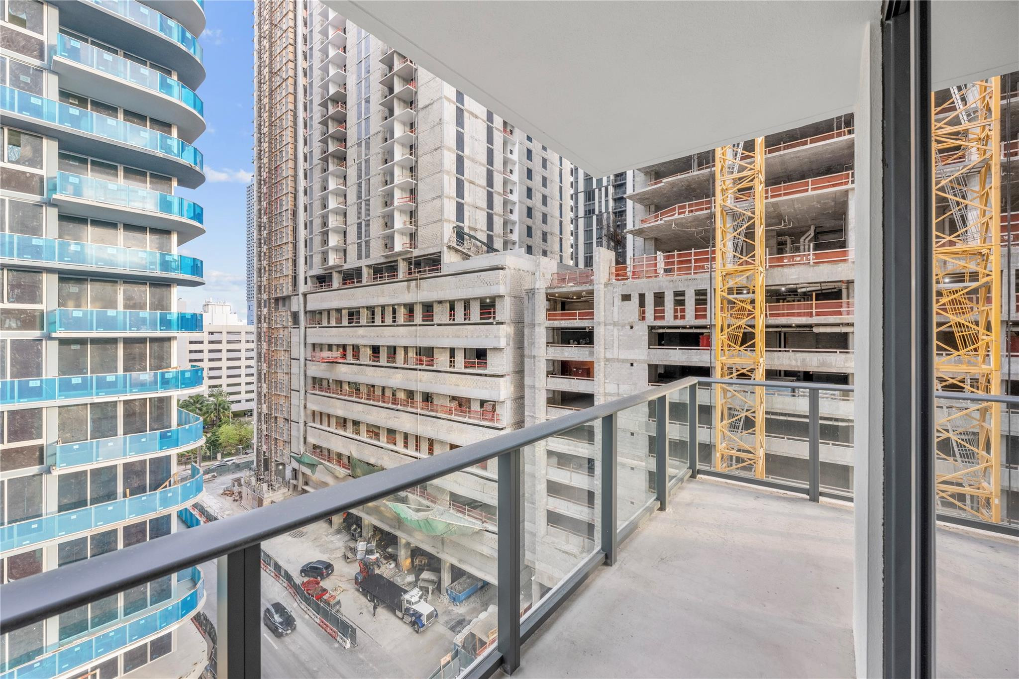 11 NE 6th Street 907