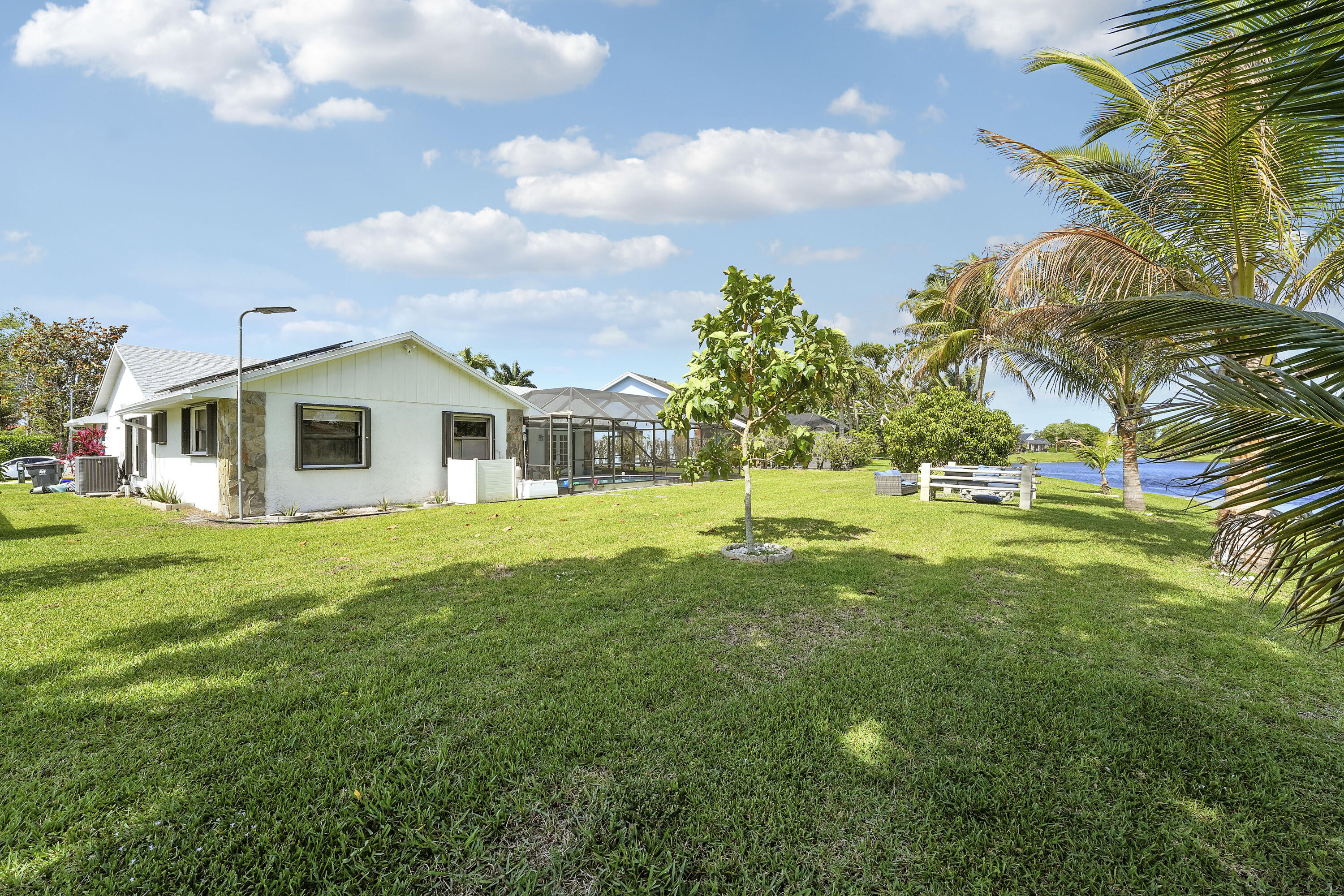 SUGAR POND MANOR OF WELLINGTON - Residential