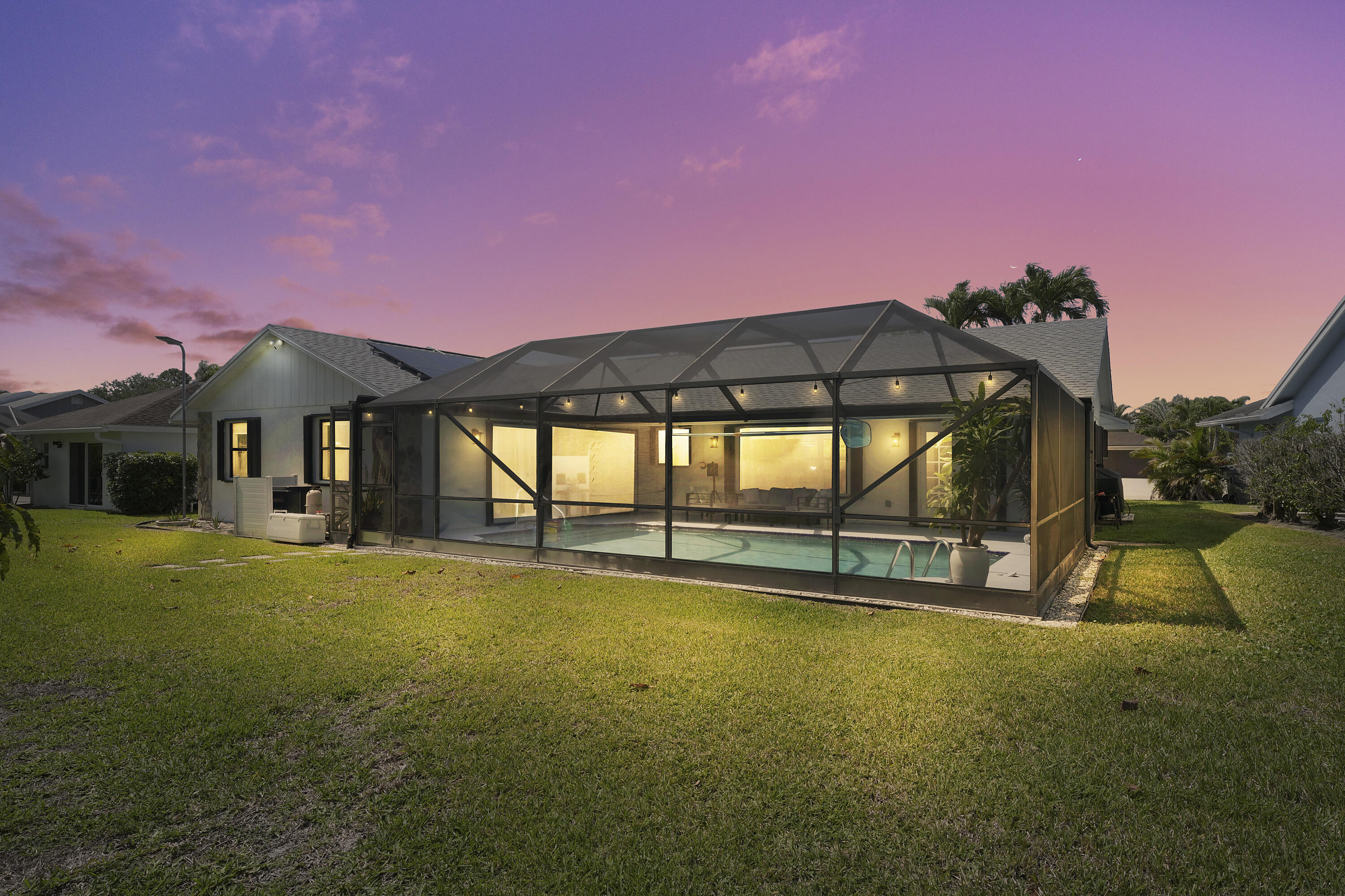 SUGAR POND MANOR OF WELLINGTON - Residential