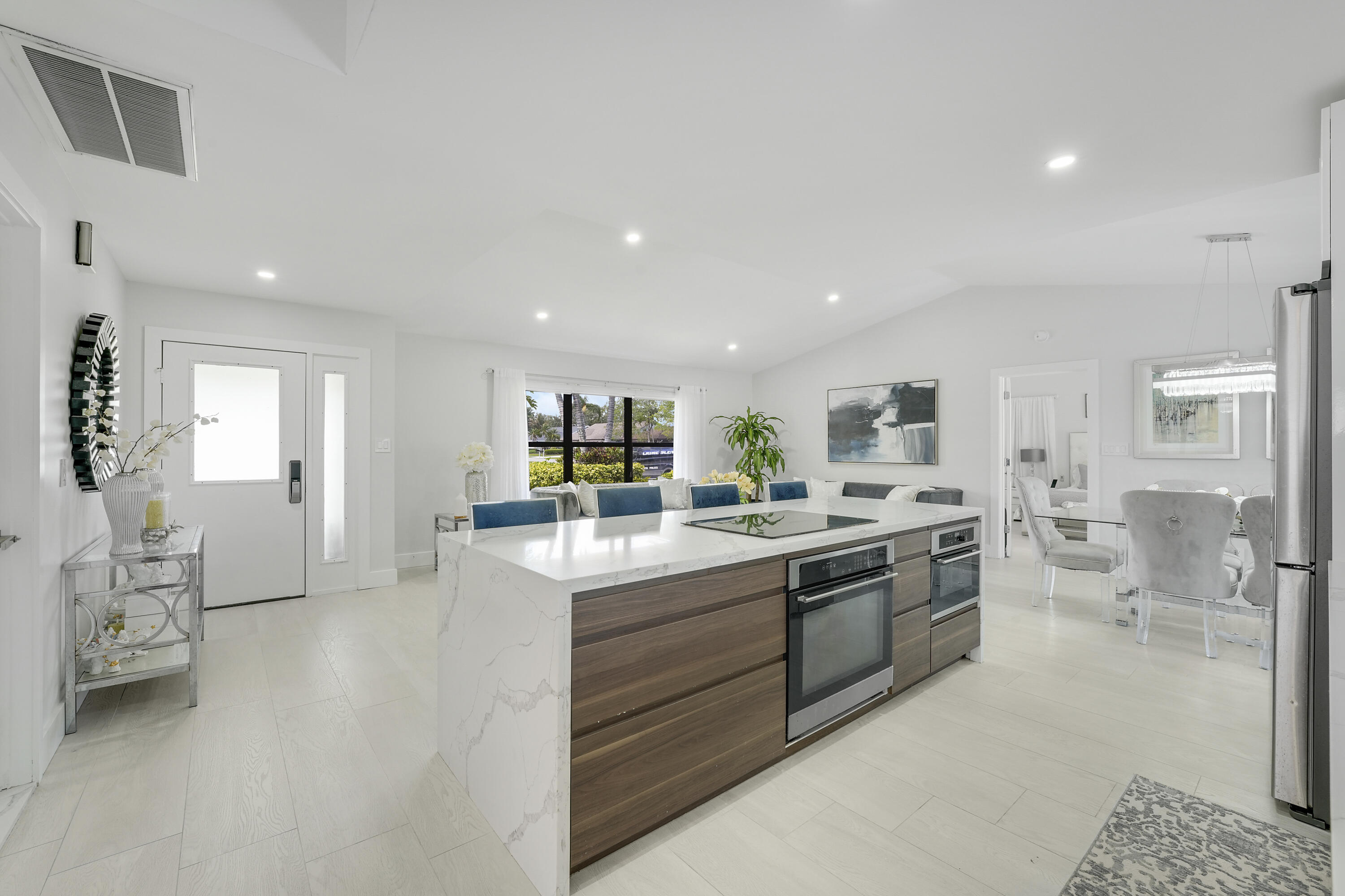 SUGAR POND MANOR OF WELLINGTON - Residential