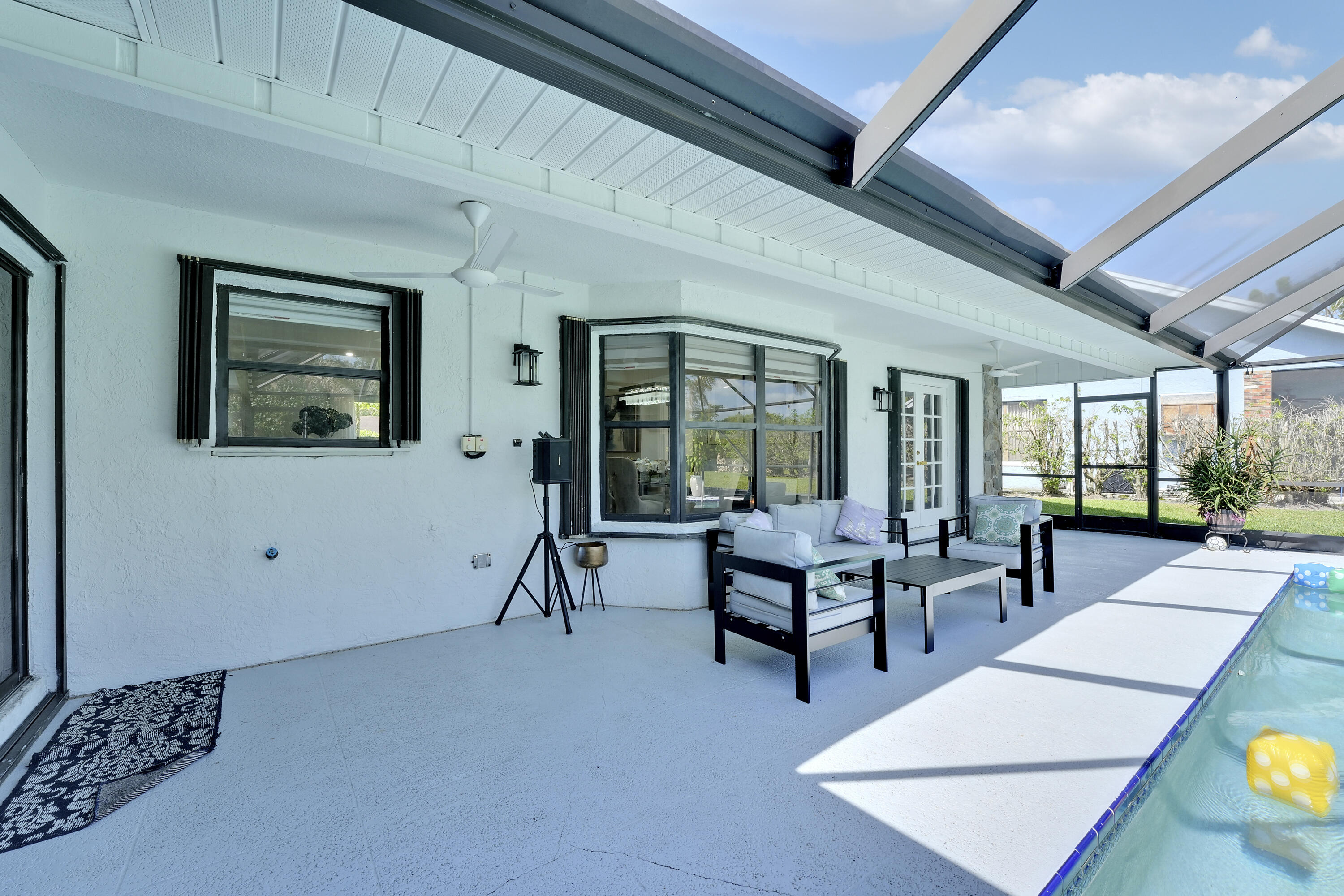 SUGAR POND MANOR OF WELLINGTON - Residential