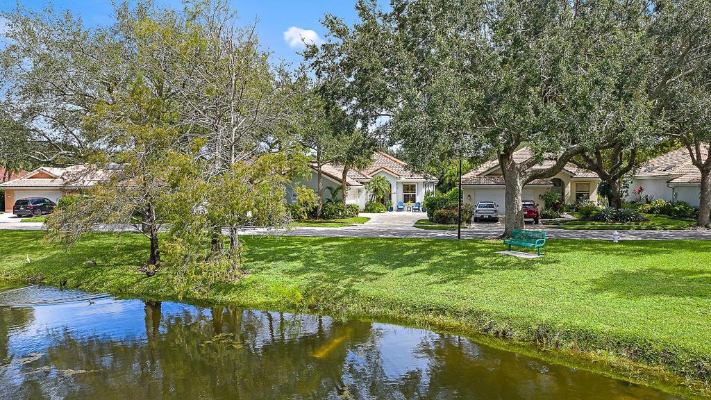 Photo of 156 Hampton Place, Jupiter, FL 33458 (MLS # R11131339)