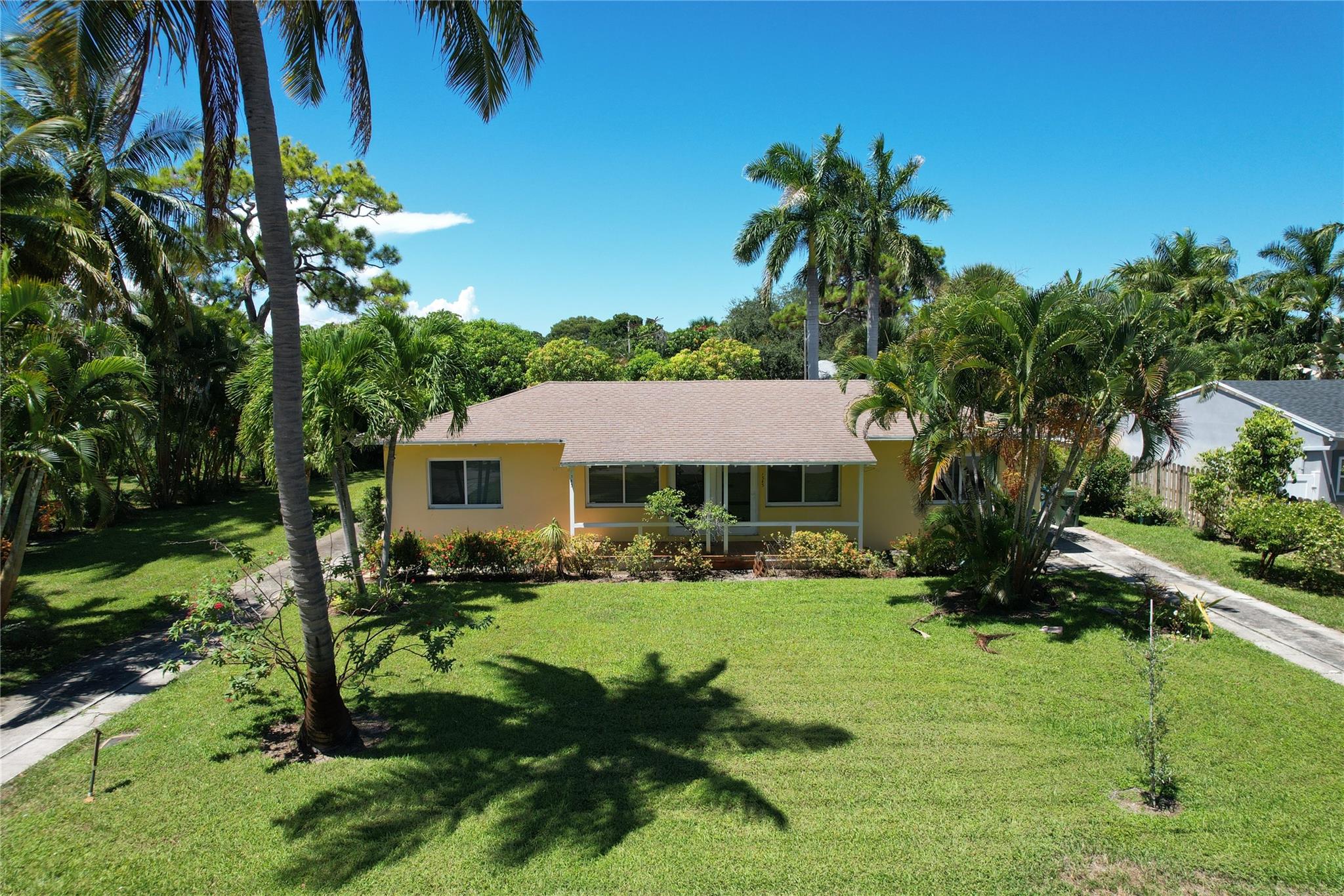 1383 NE 34th Ct